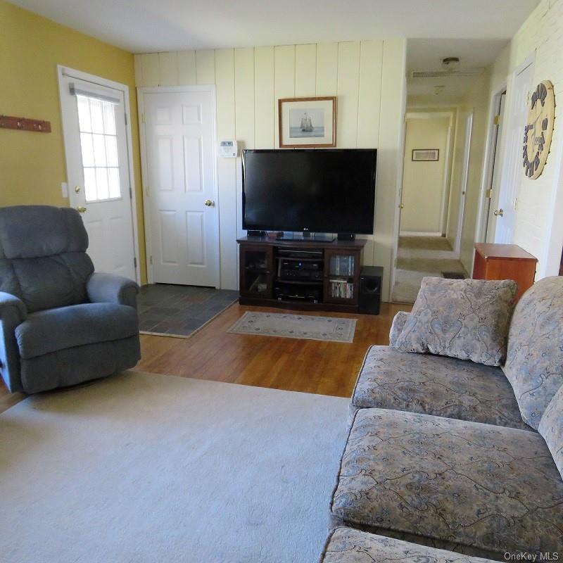 7 Owen Drive – For Rent photo 2