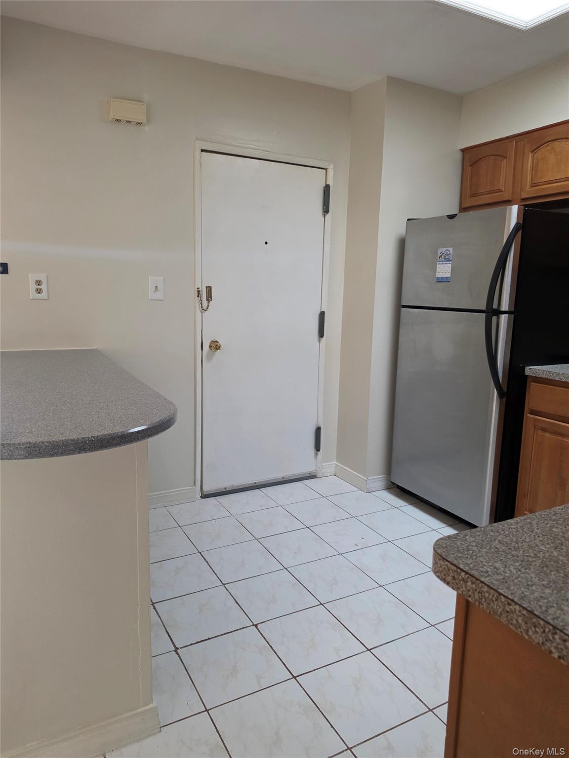 61-25 75th Street, Unit 2Fl photo 3