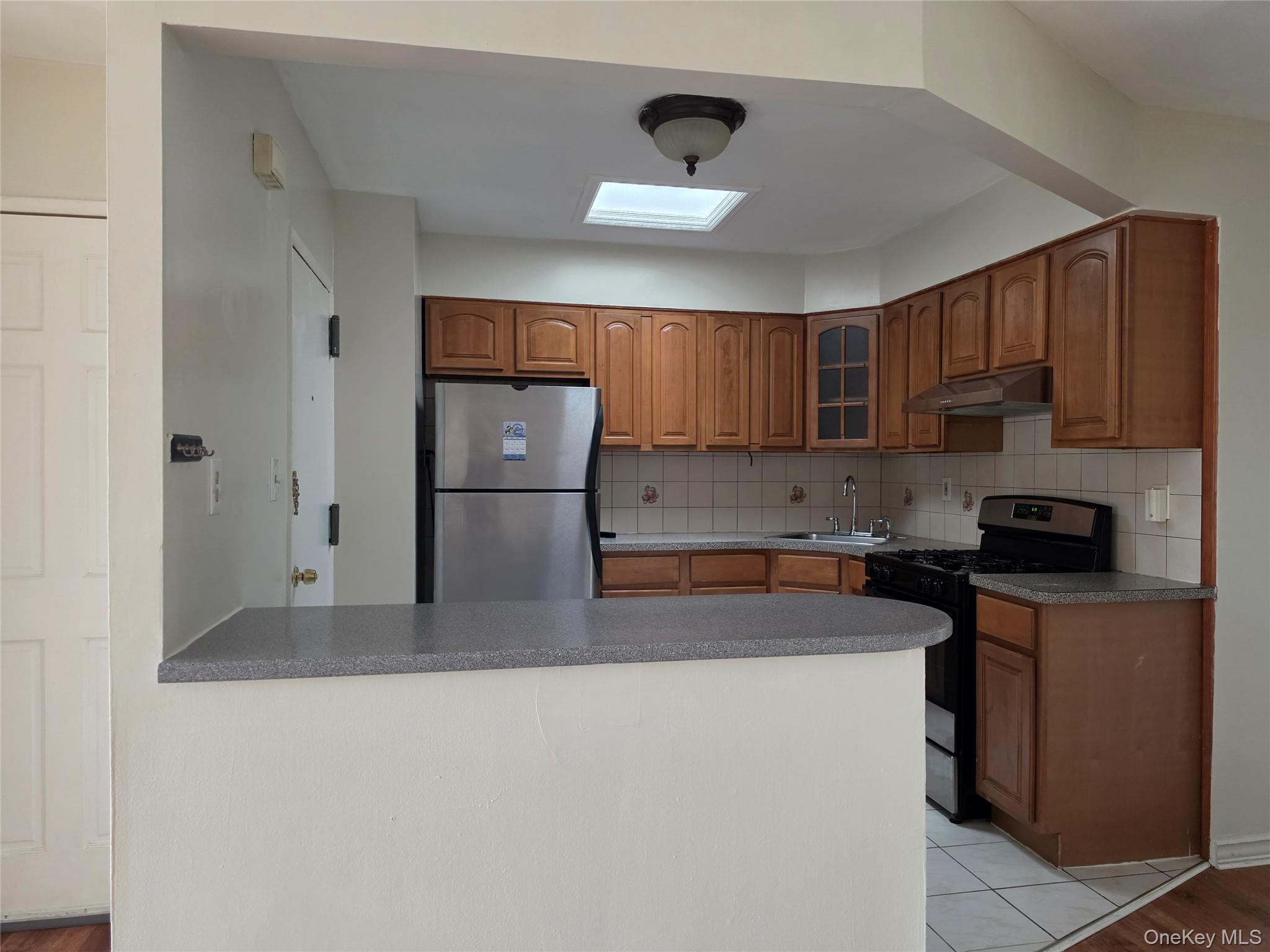 61-25 75th Street, Unit 2Fl photo 2