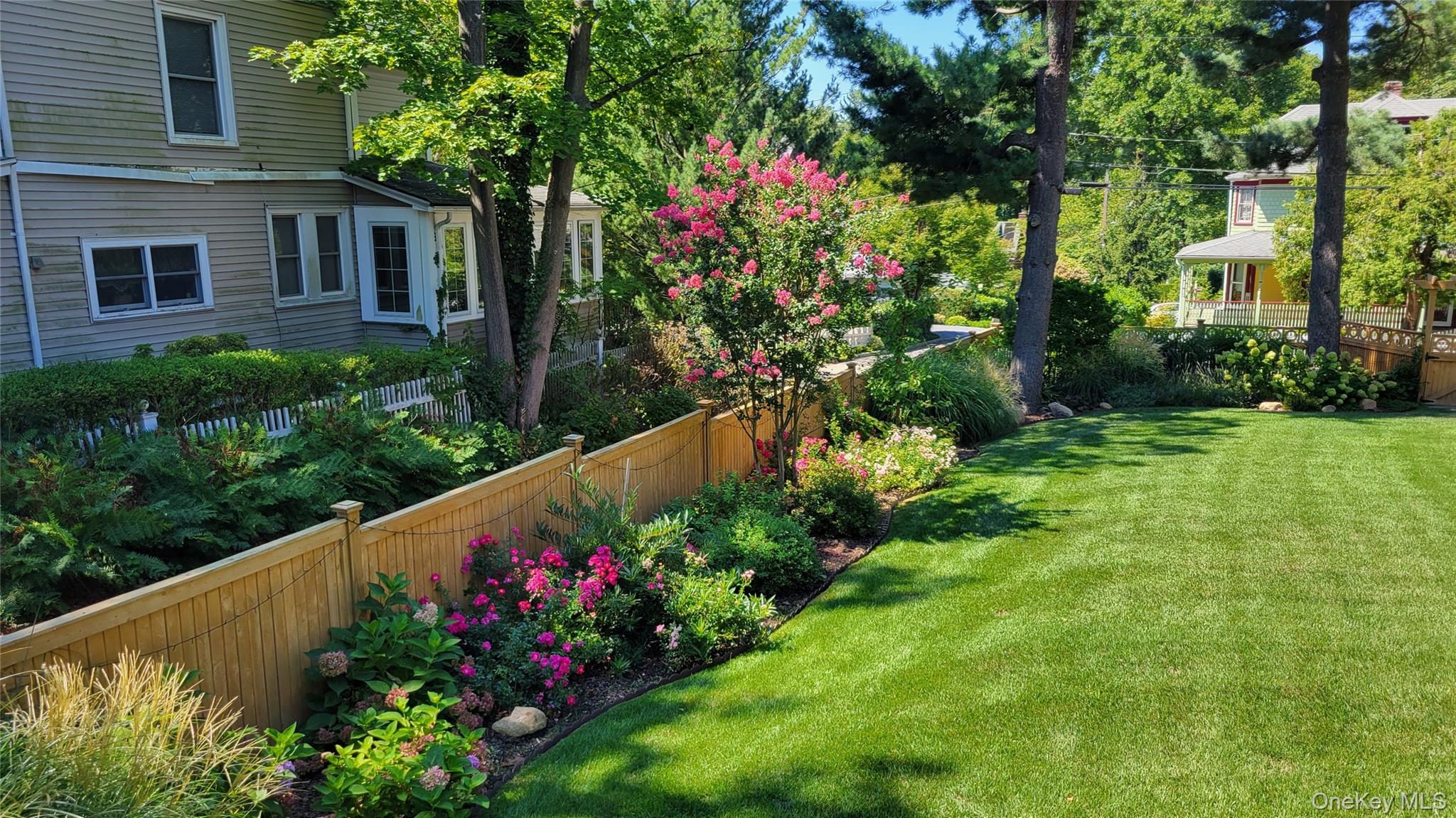 18 20th Avenue – For Sale photo 5