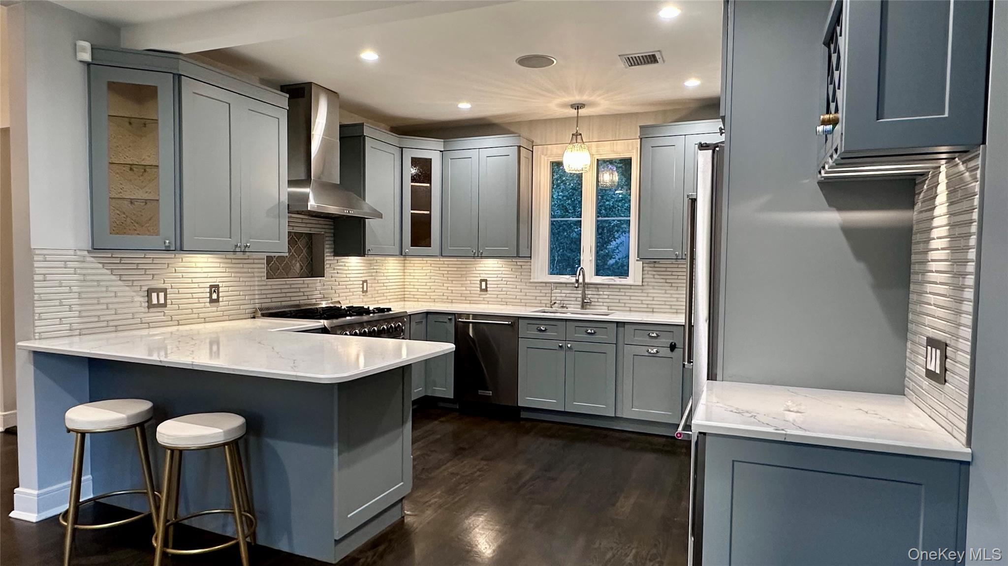 18 20th Avenue – For Sale photo 12