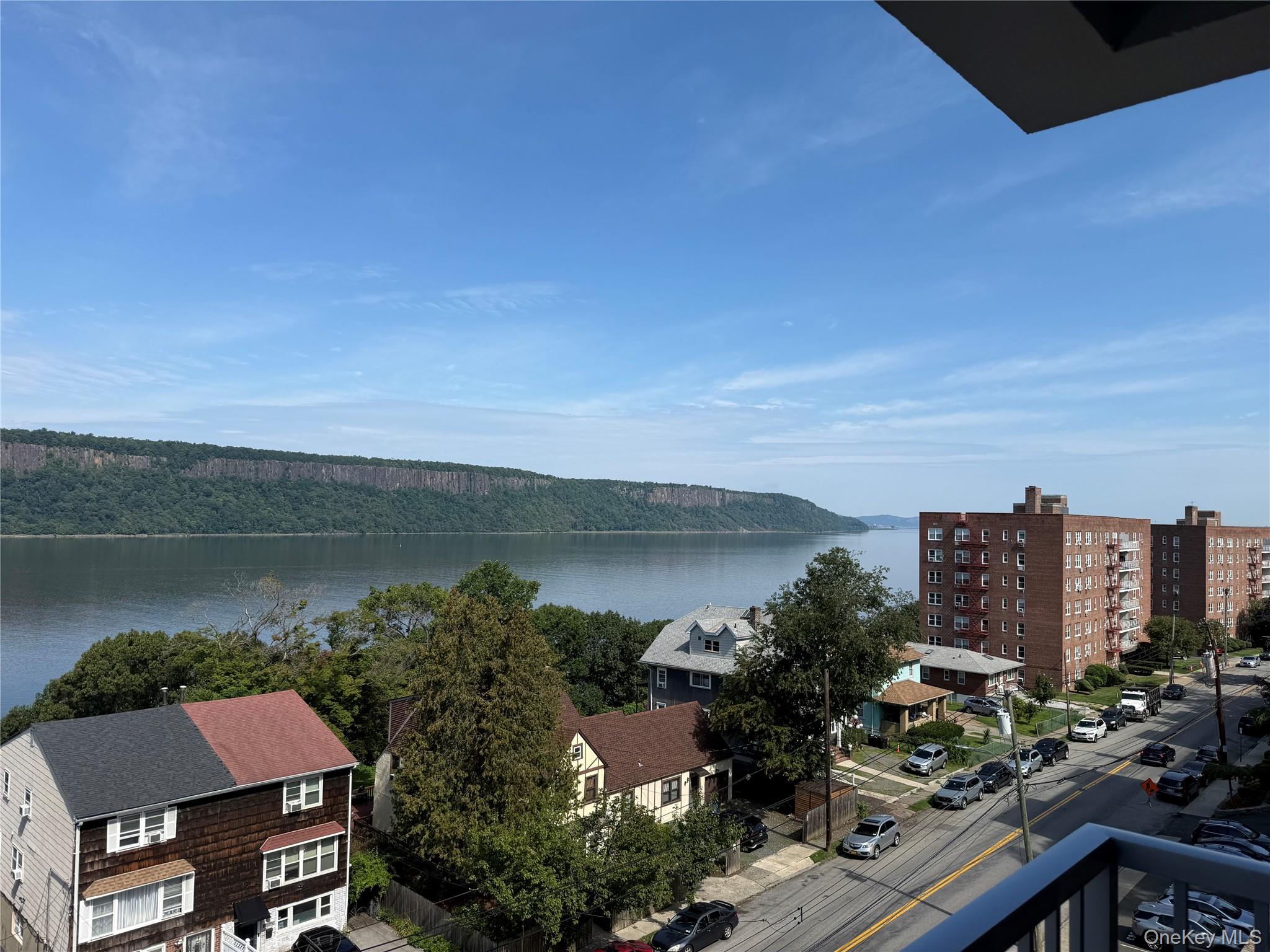 650 Warburton, Unit 5E photo 3
