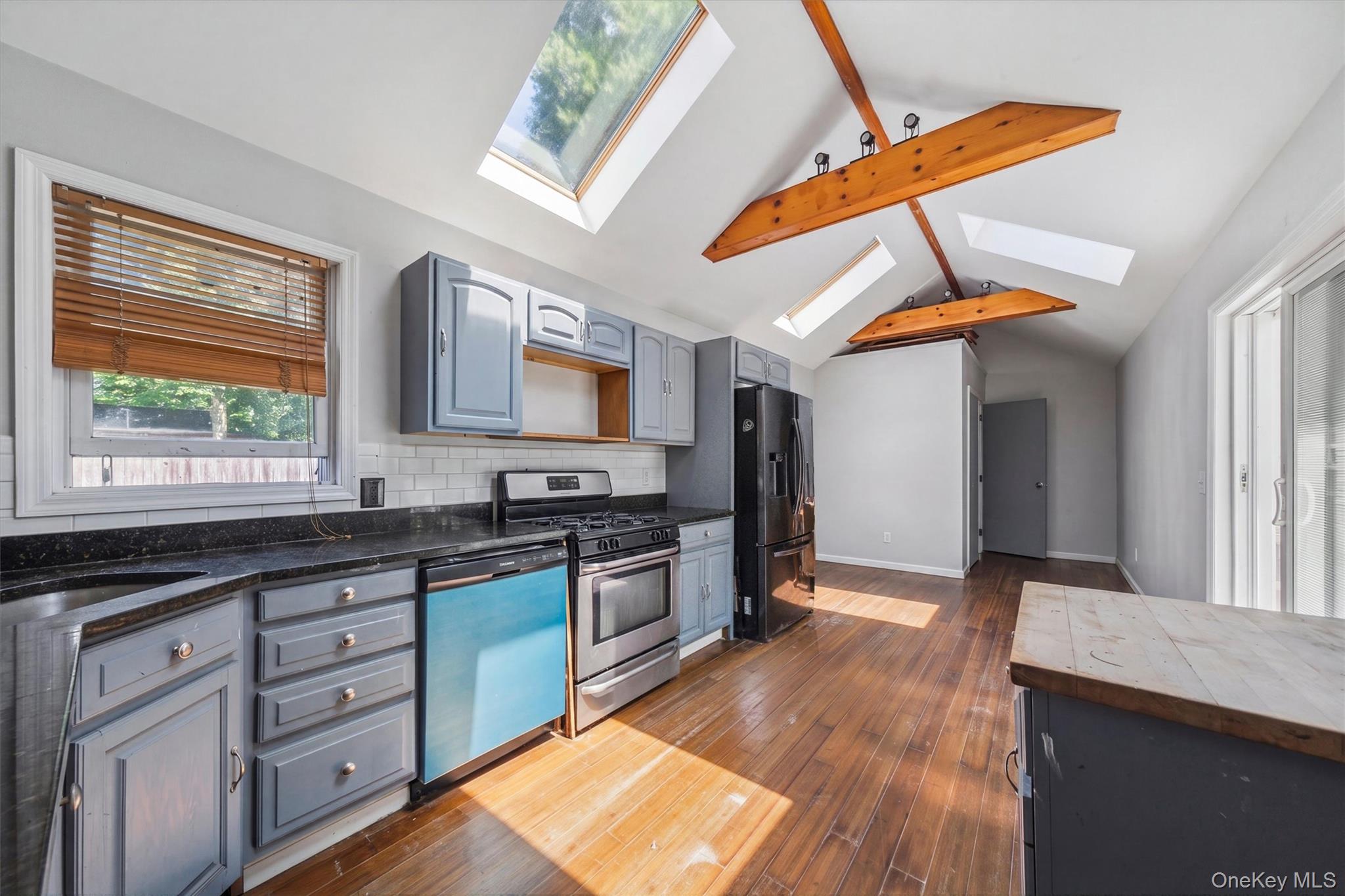 10 Dutchess Avenue – For Sale photo 15