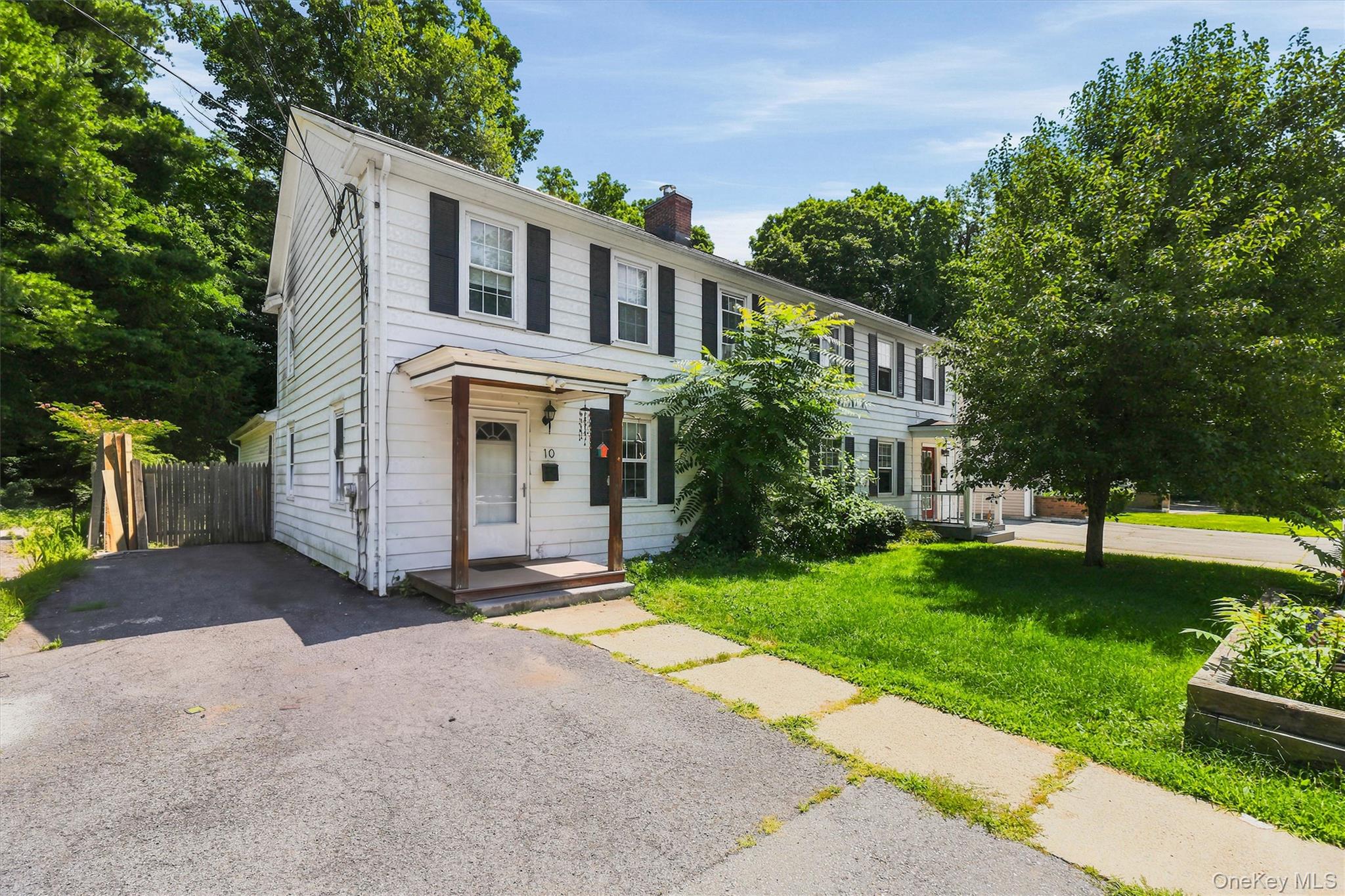 10 Dutchess Avenue – For Sale