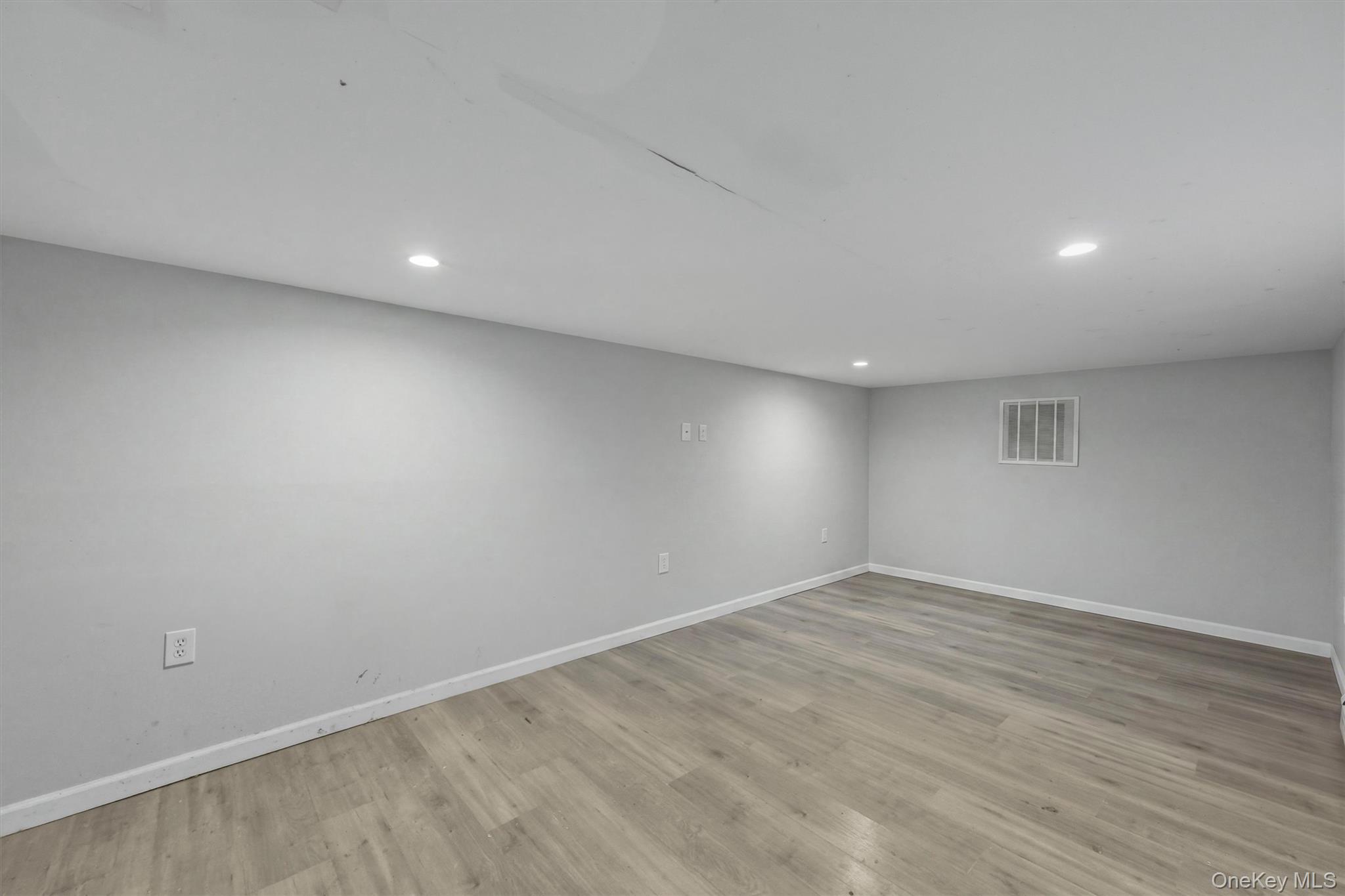10 Dutchess Avenue – For Sale photo 33