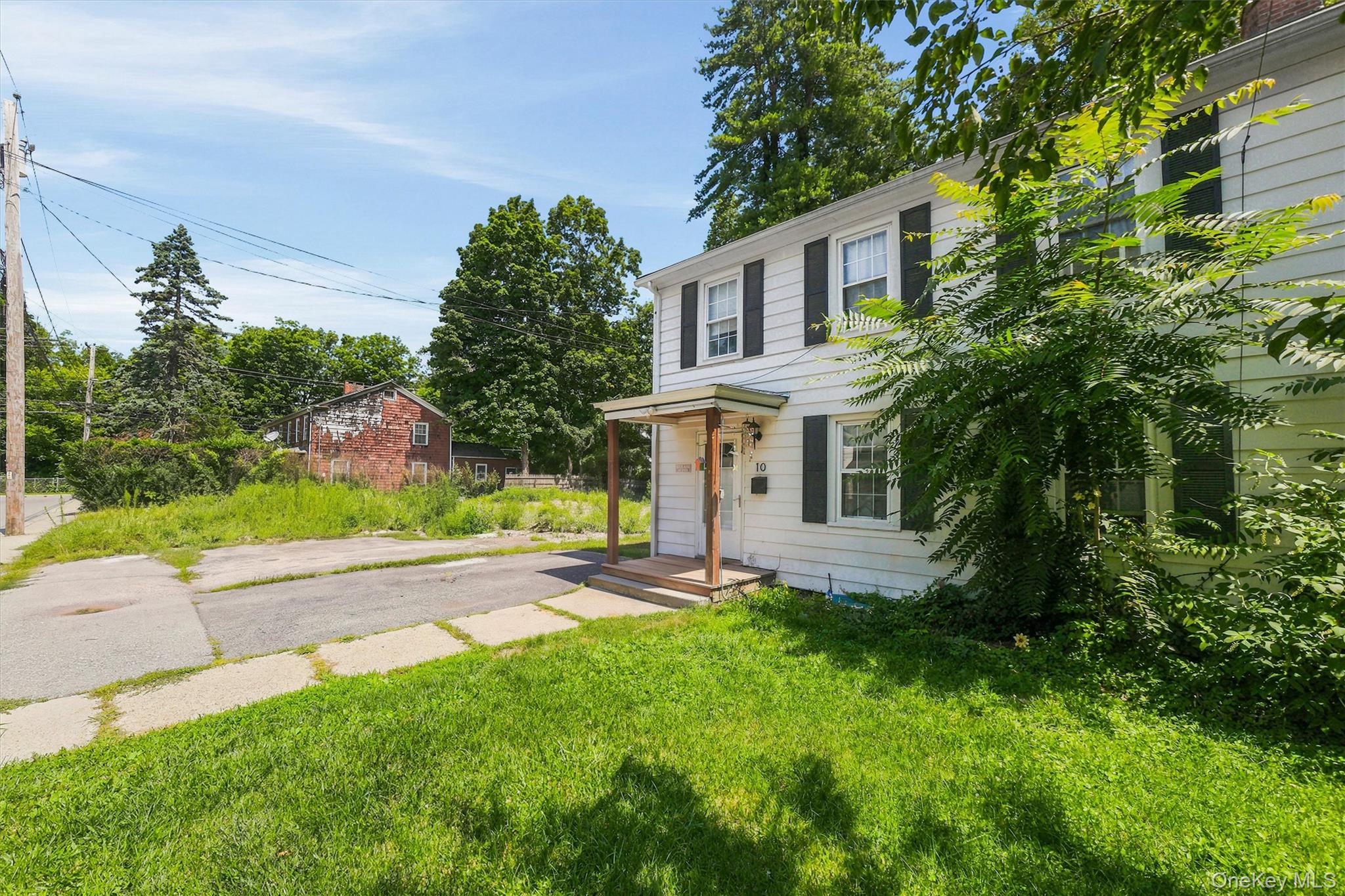 10 Dutchess Avenue – For Sale photo 3