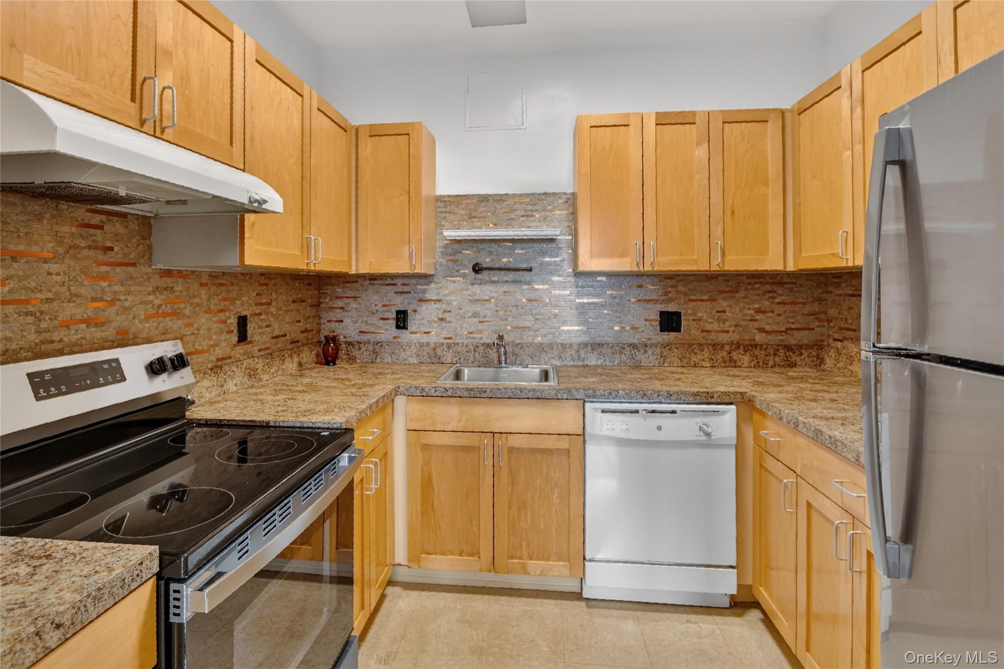 20 S Broadway, Unit 305 photo 17