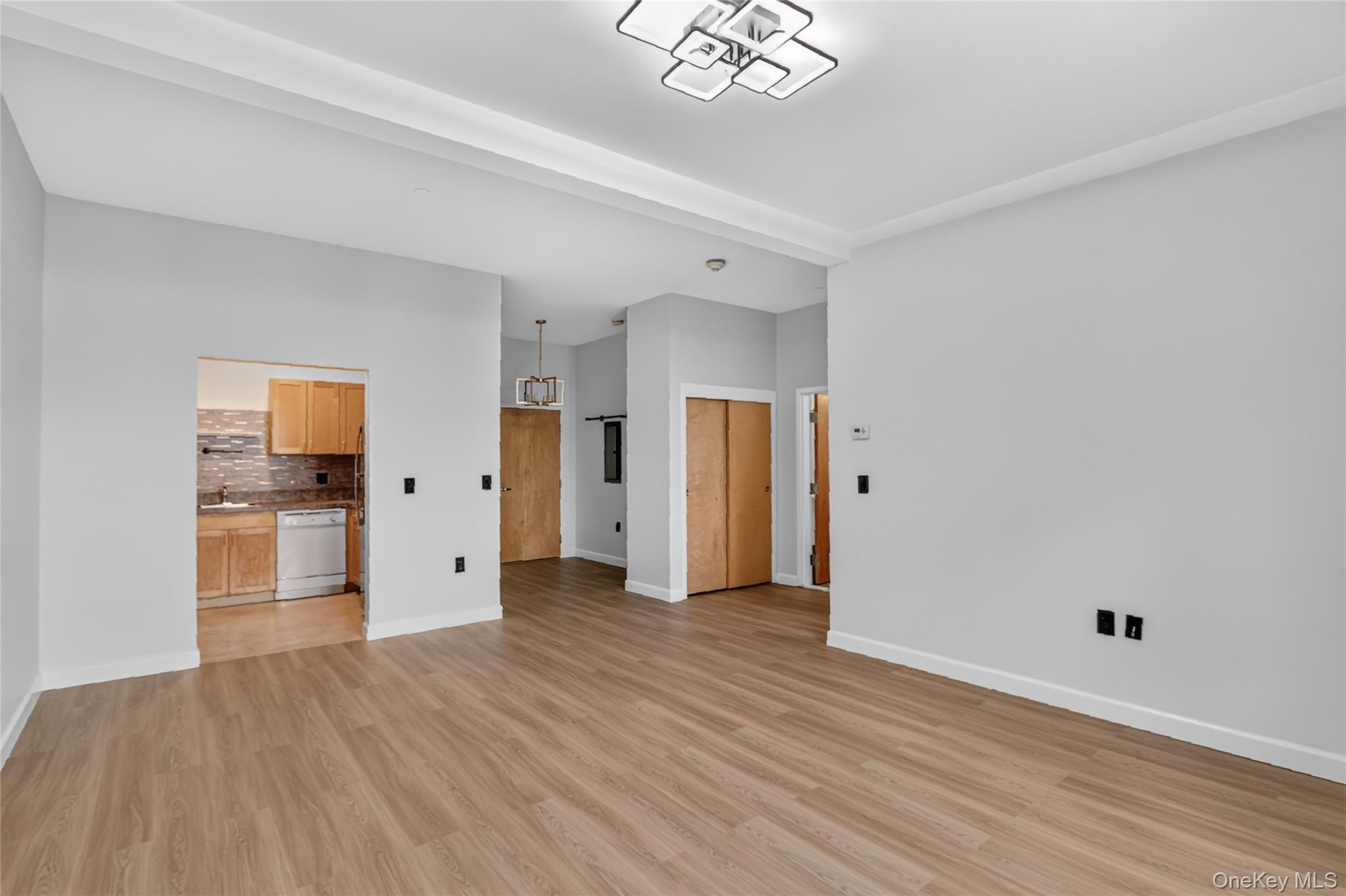 20 S Broadway, Unit 305 photo 11