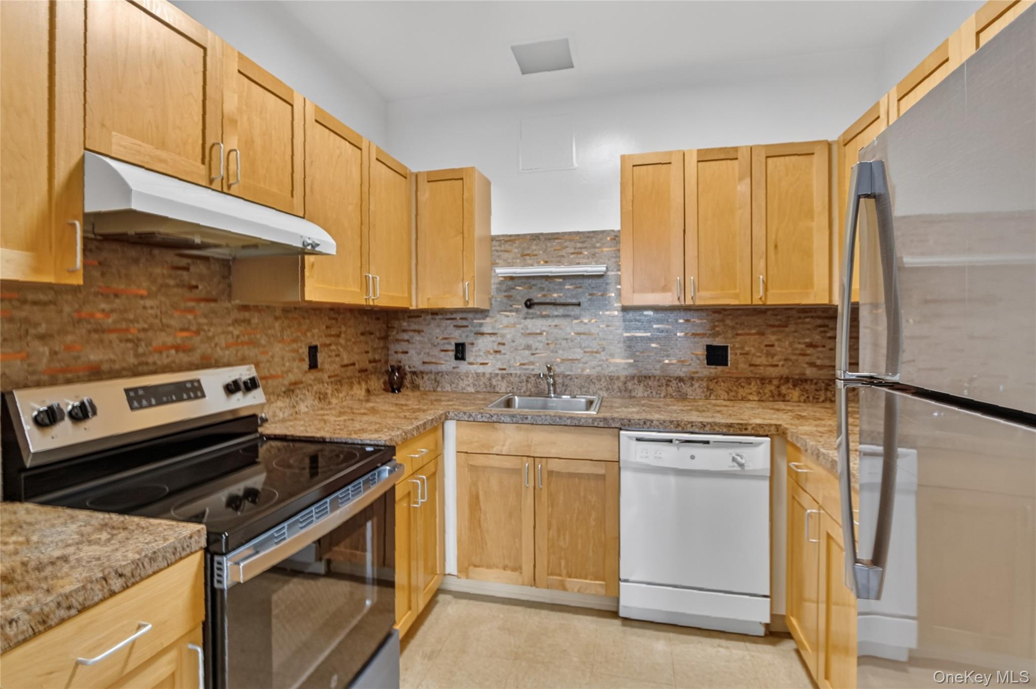 20 S Broadway, Unit 305 photo 14