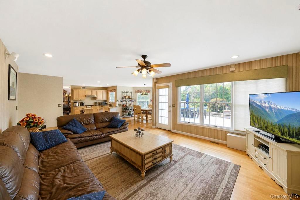 150 Hayrick Lane – For Sale photo 13