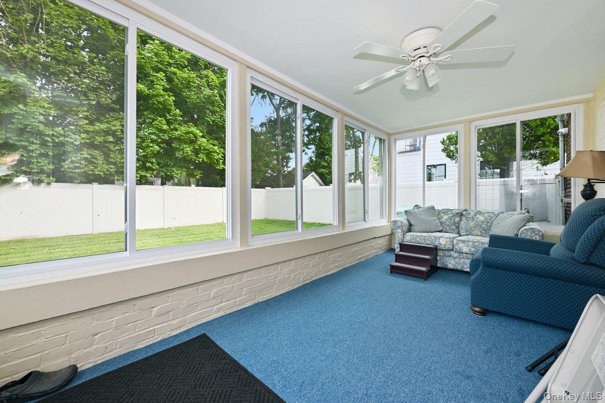 442 Langley Avenue – For Rent photo 12
