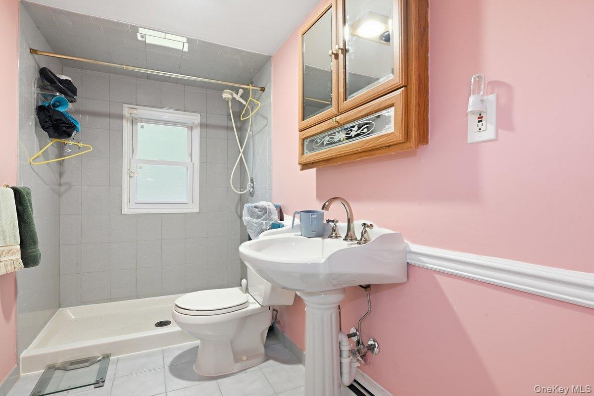 442 Langley Avenue – For Rent photo 7