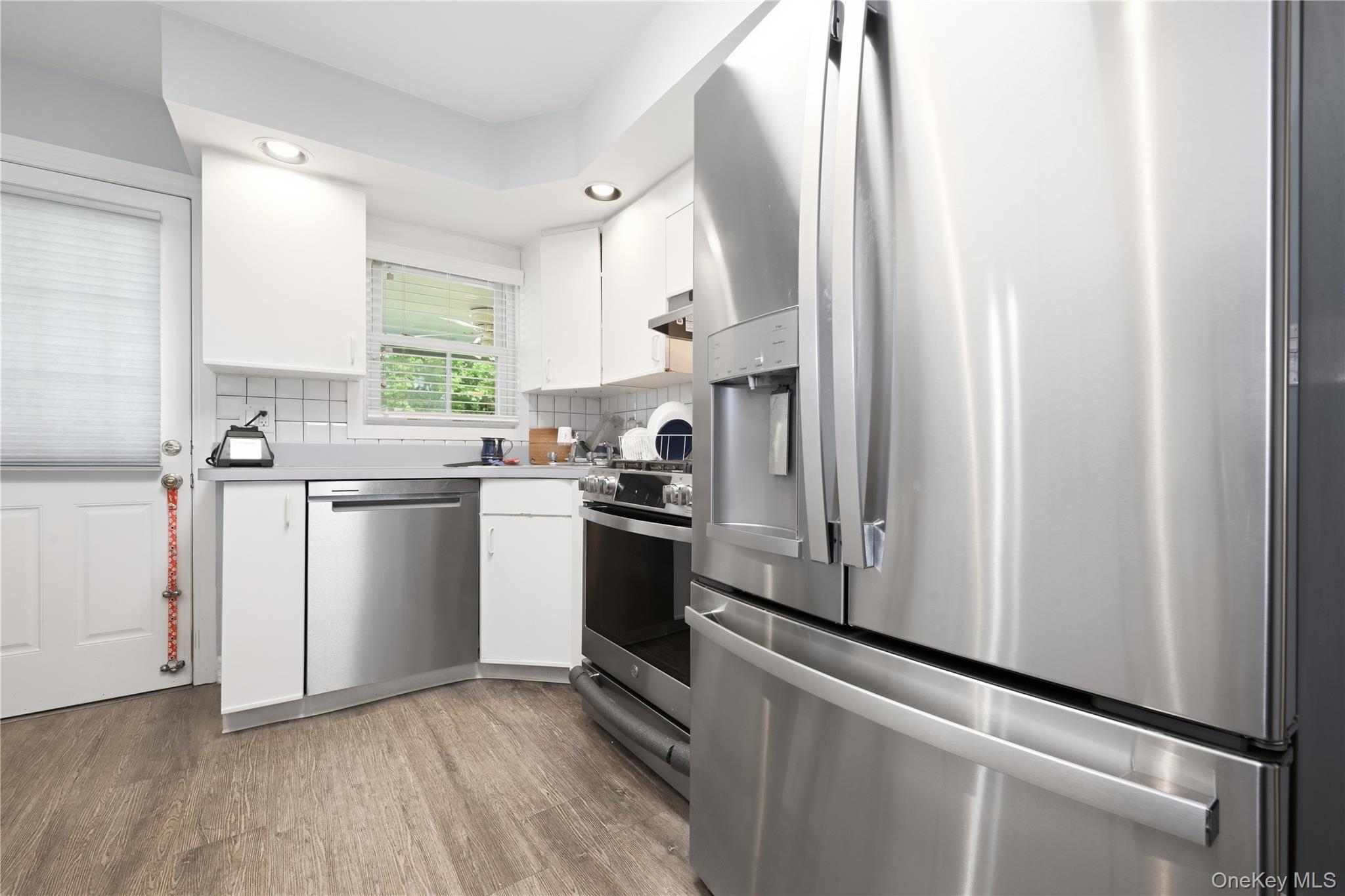 442 Langley Avenue – For Rent photo 5