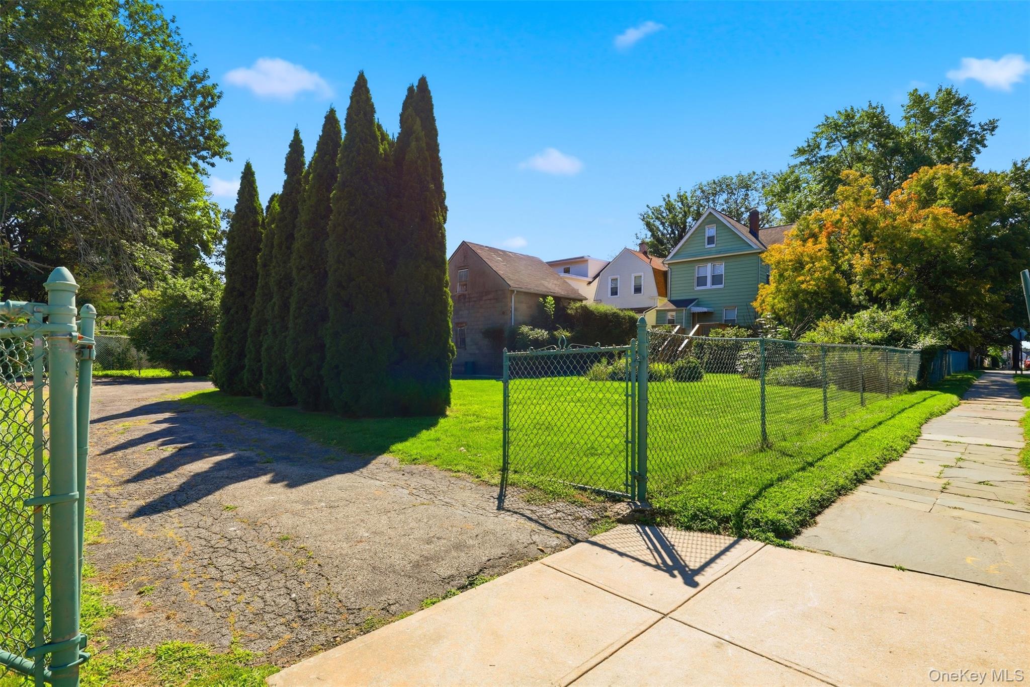 315 Sickles Avenue – For Sale photo 36