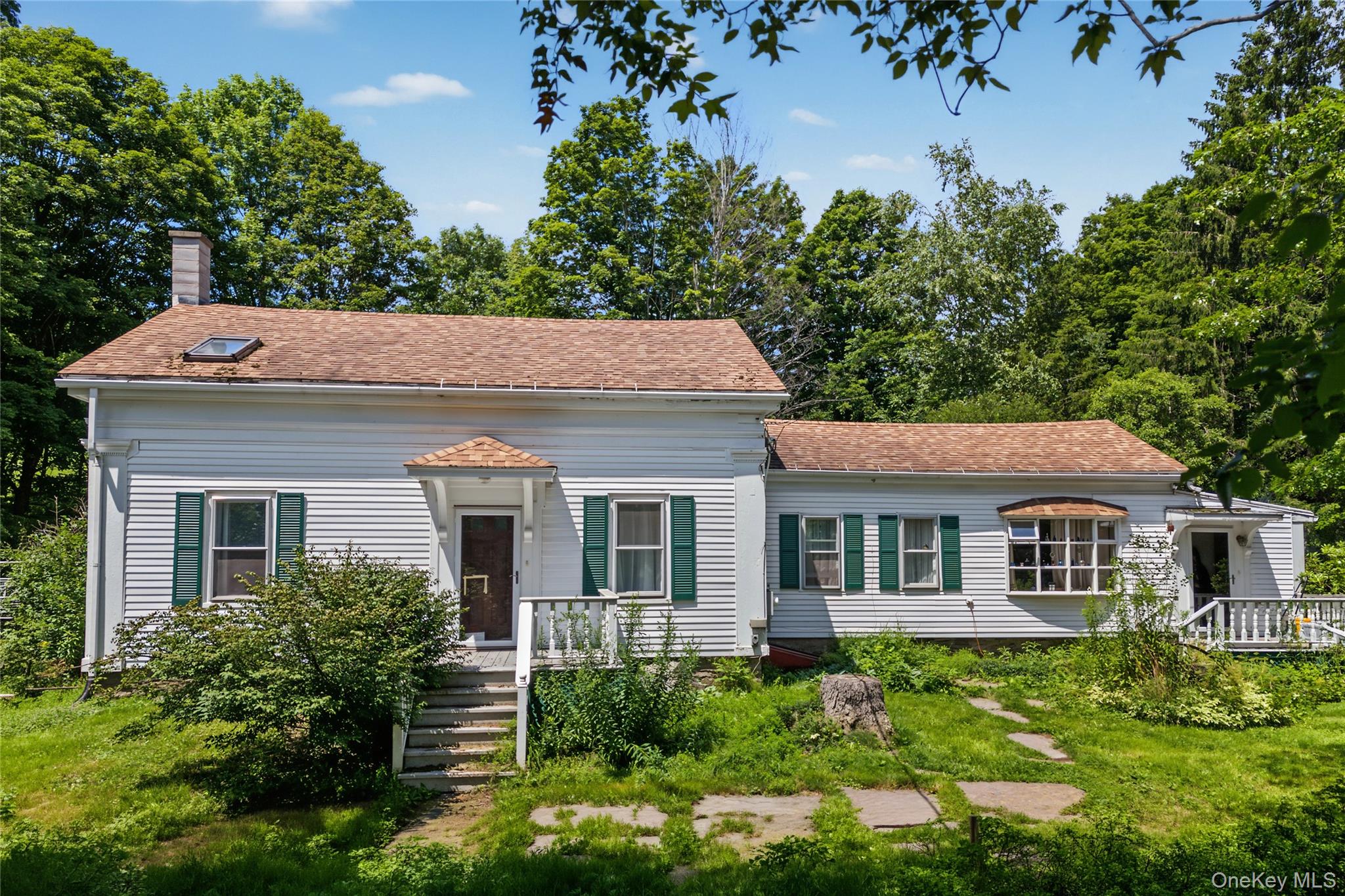 2695 Pomeroy Road – For Sale