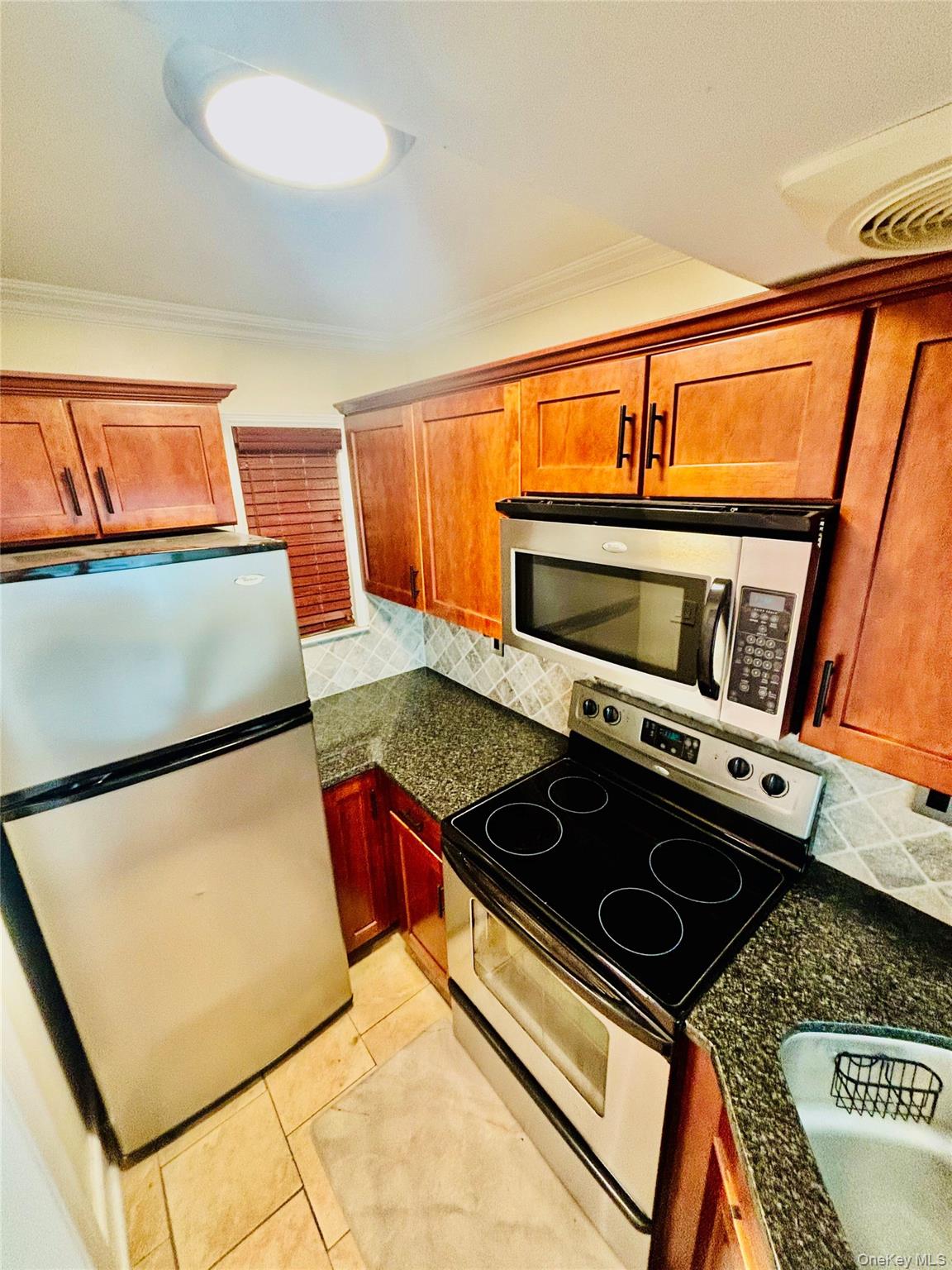 10 Westview Avenue, Unit D photo 10