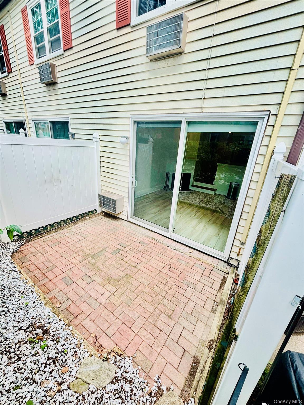 10 Westview Avenue, Unit D photo 25