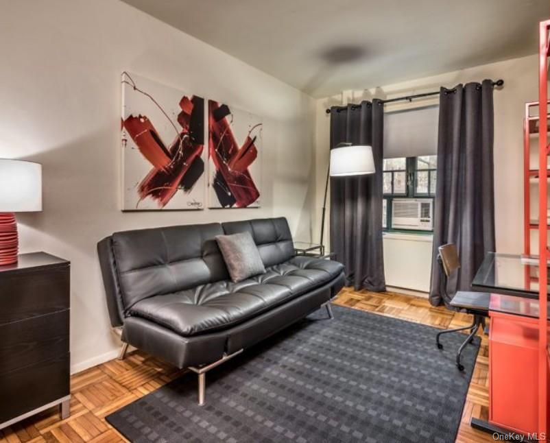 28 Metropolitan Oval, Unit 8B photo 3