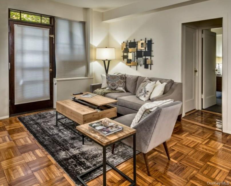 28 Metropolitan Oval, Unit 8B photo 7