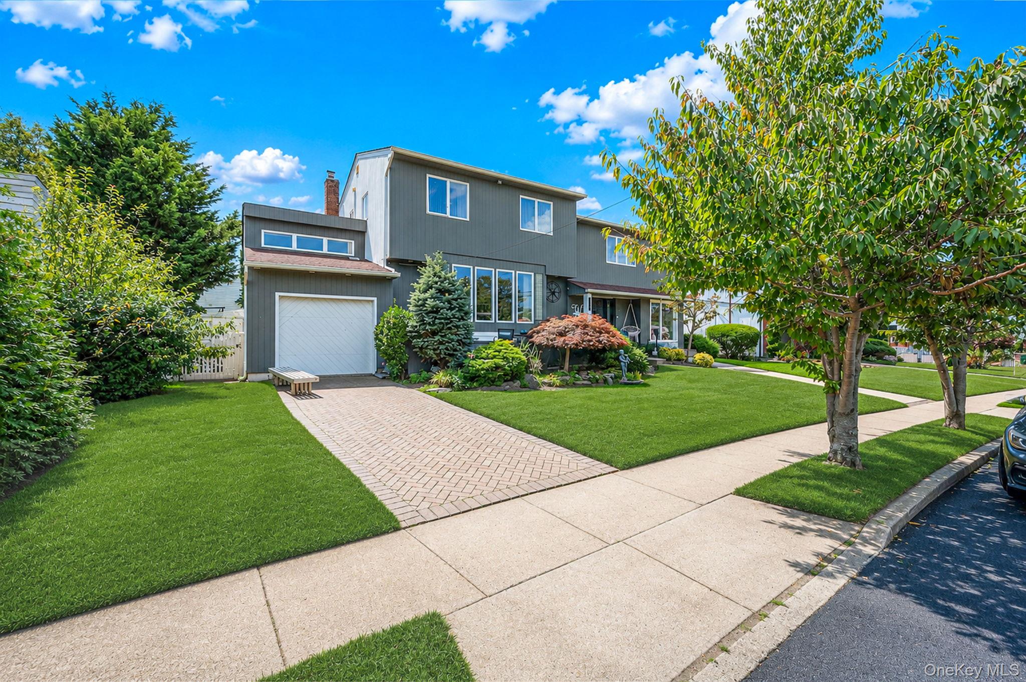 962 Mildred Drive – For Sale photo 2