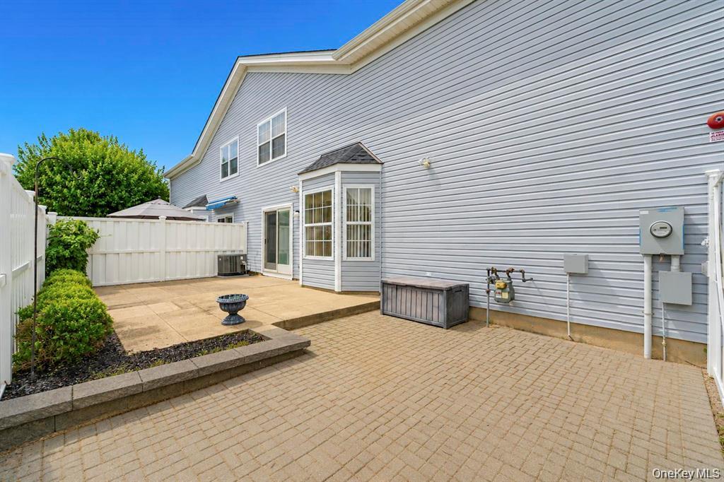 1 Jennifer Lane – For Sale photo 6