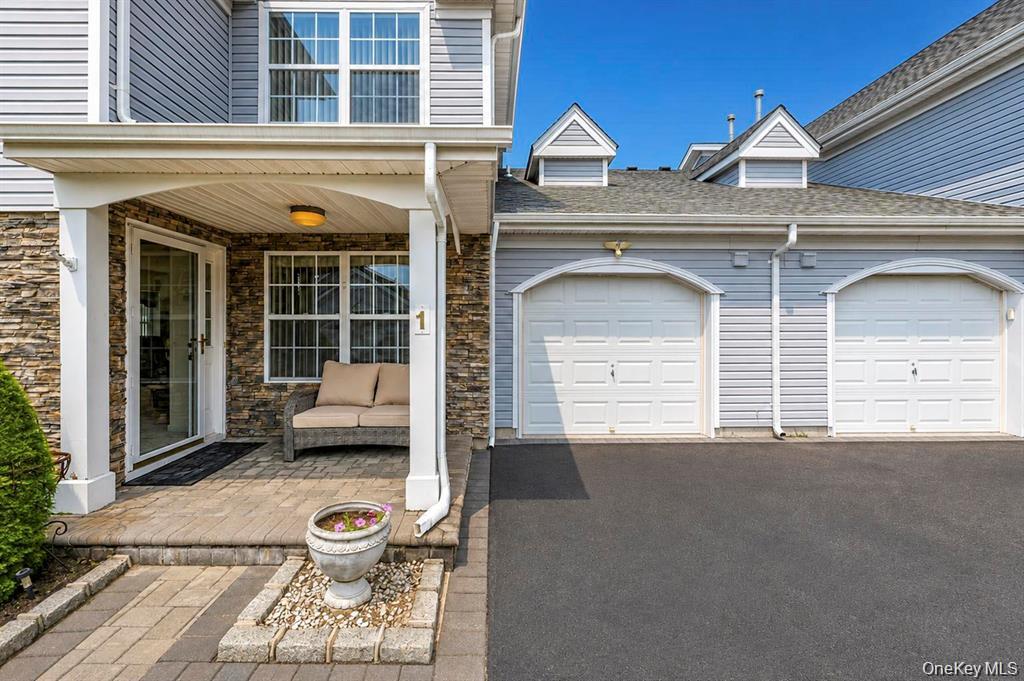 1 Jennifer Lane – For Sale photo 4
