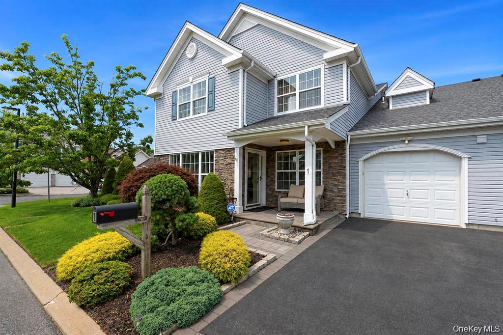 1 Jennifer Lane – For Sale photo 2
