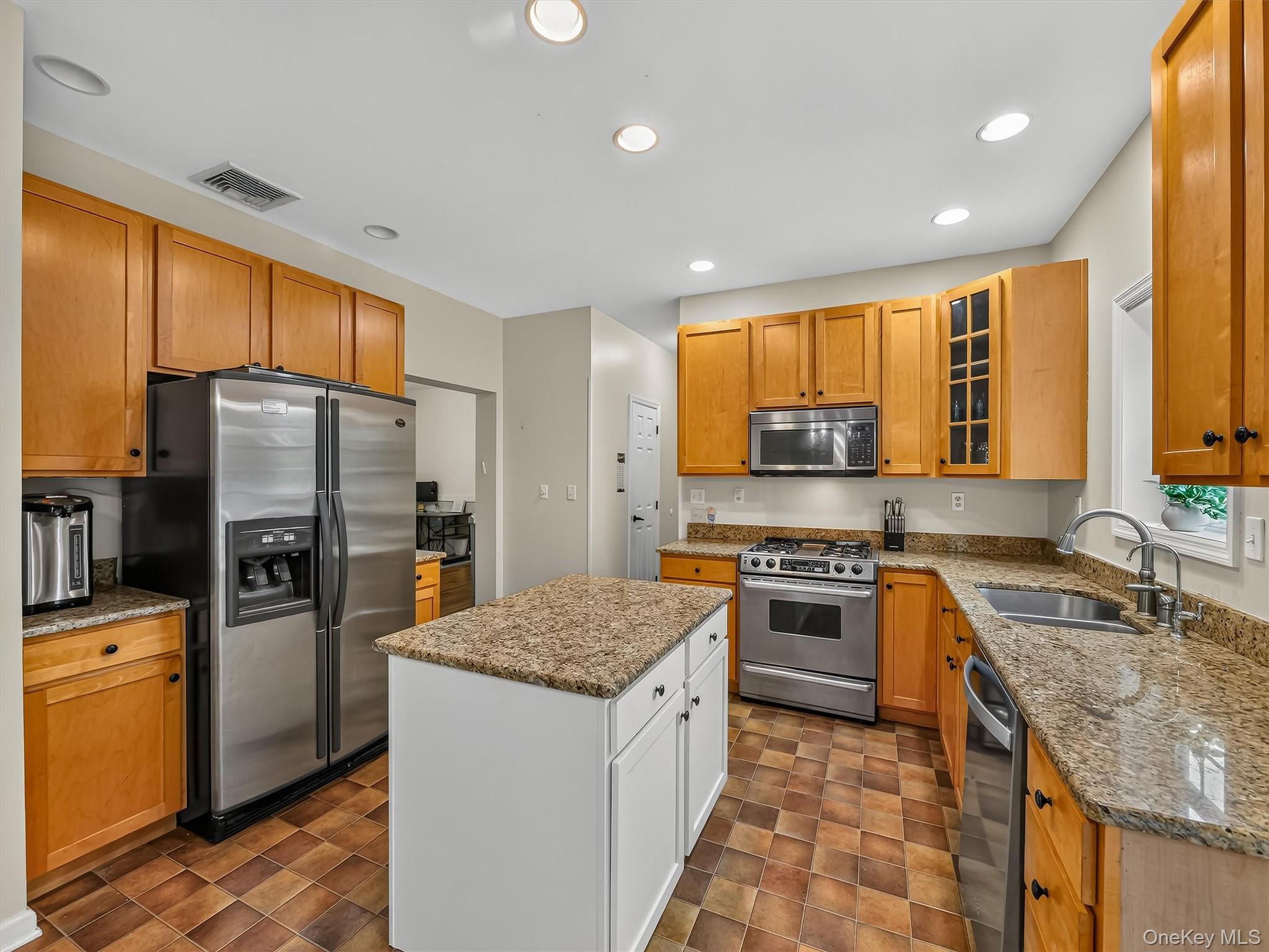 14 Suffern Road – For Sale photo 11