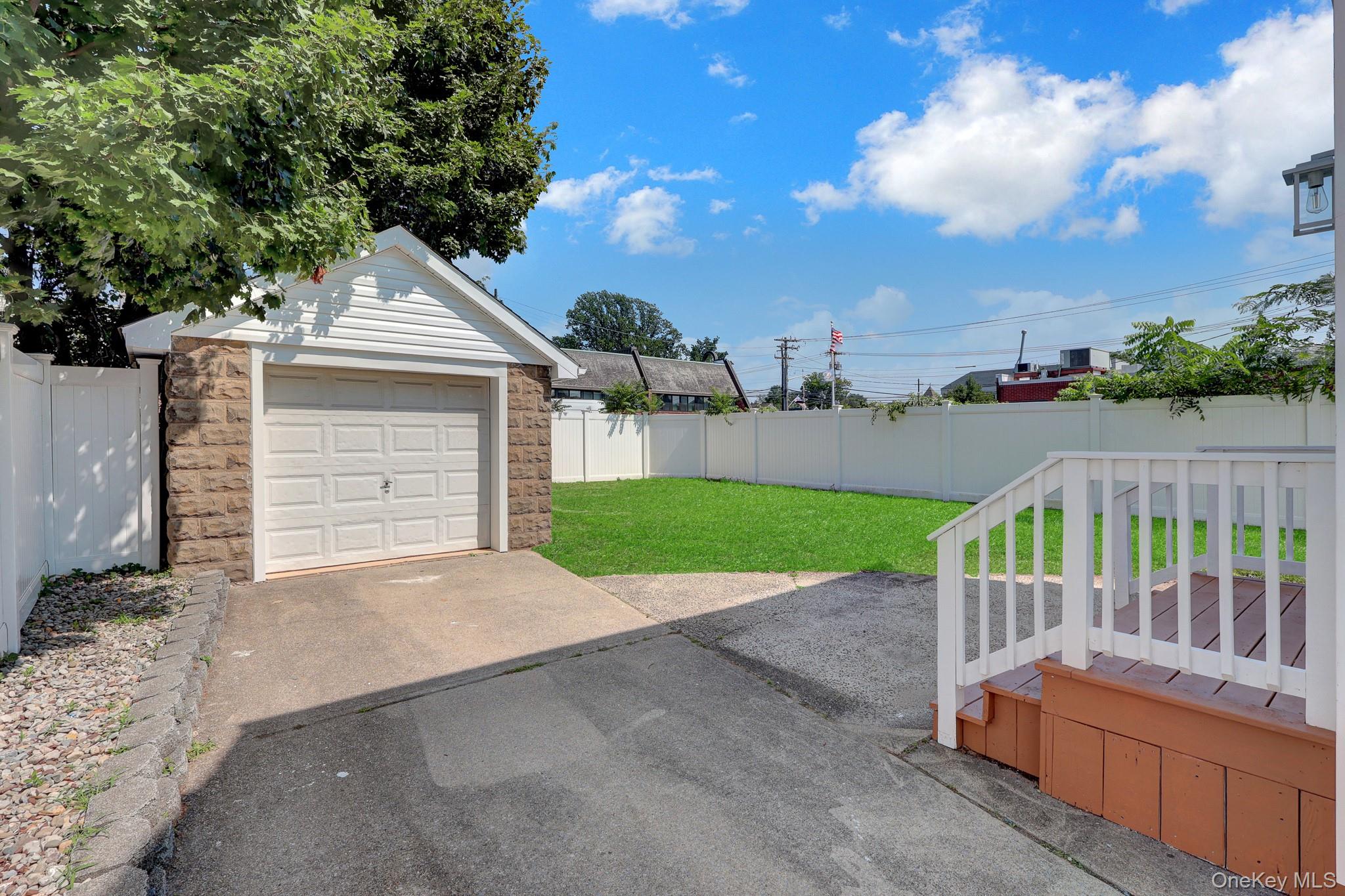 15 Stratford Avenue – For Sale photo 26