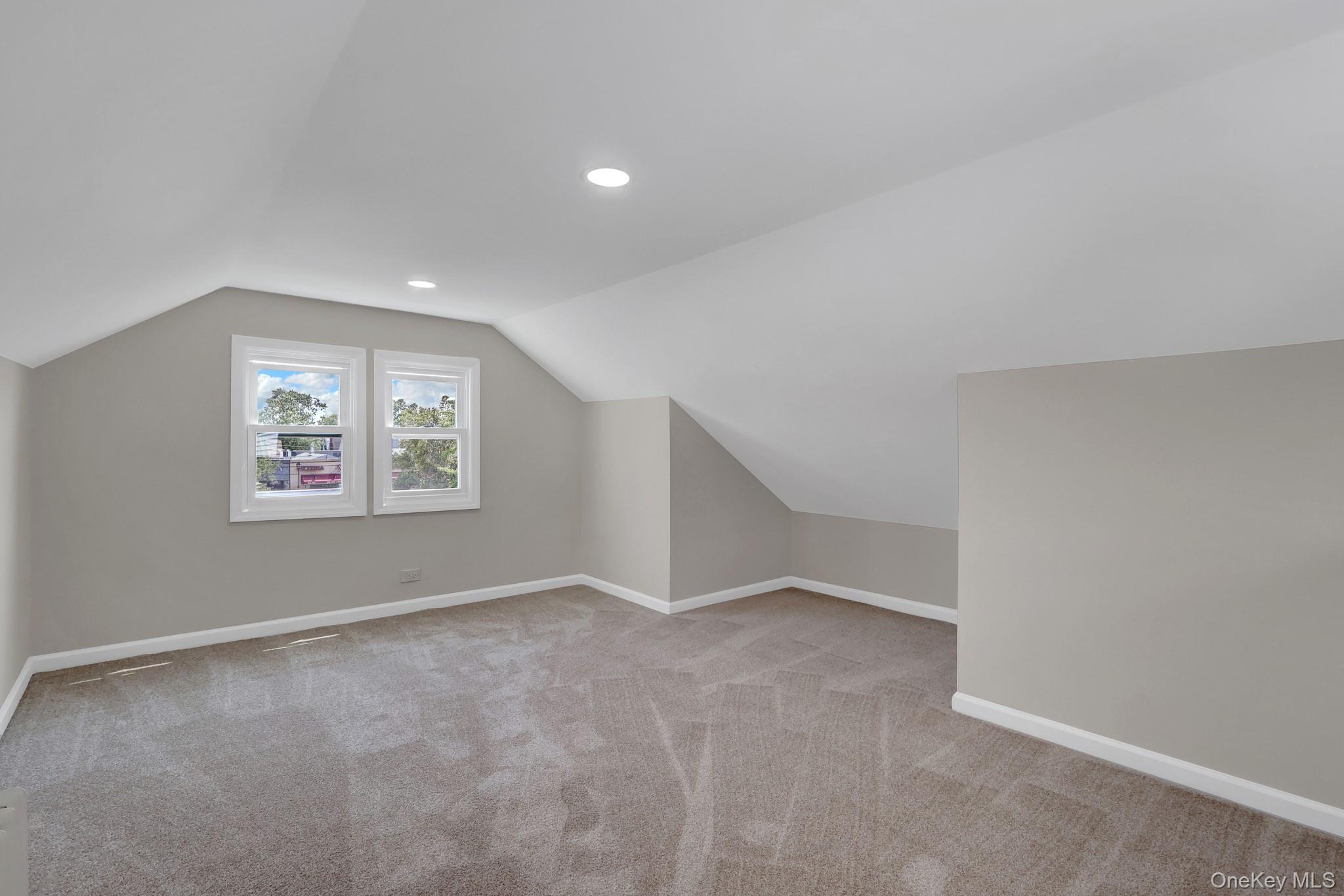 15 Stratford Avenue – For Sale photo 20
