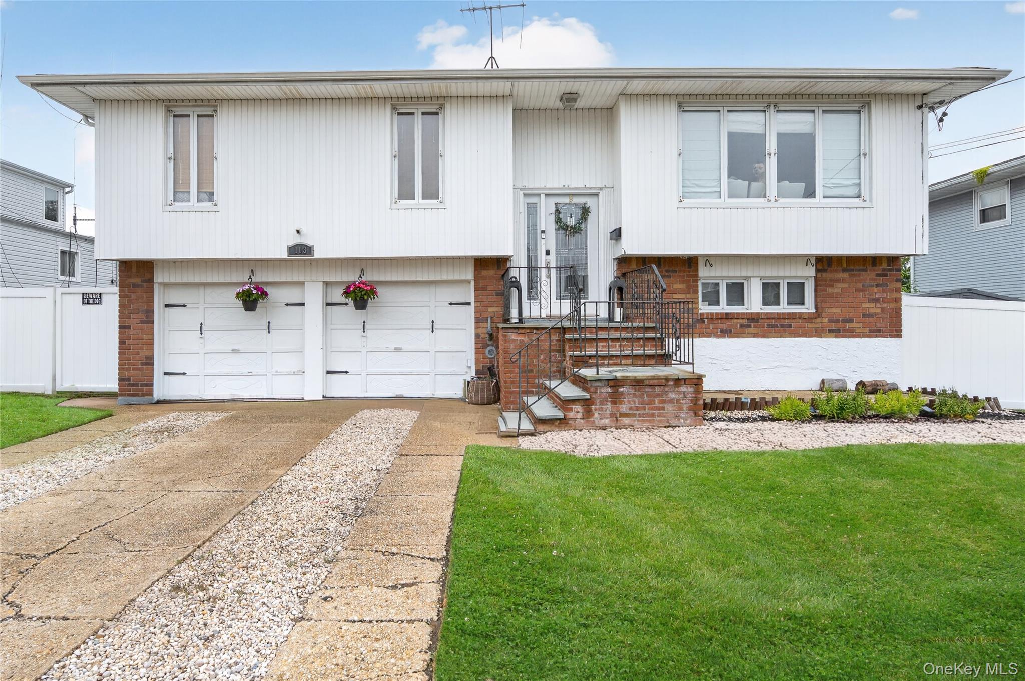 103 Motor Avenue – For Sale