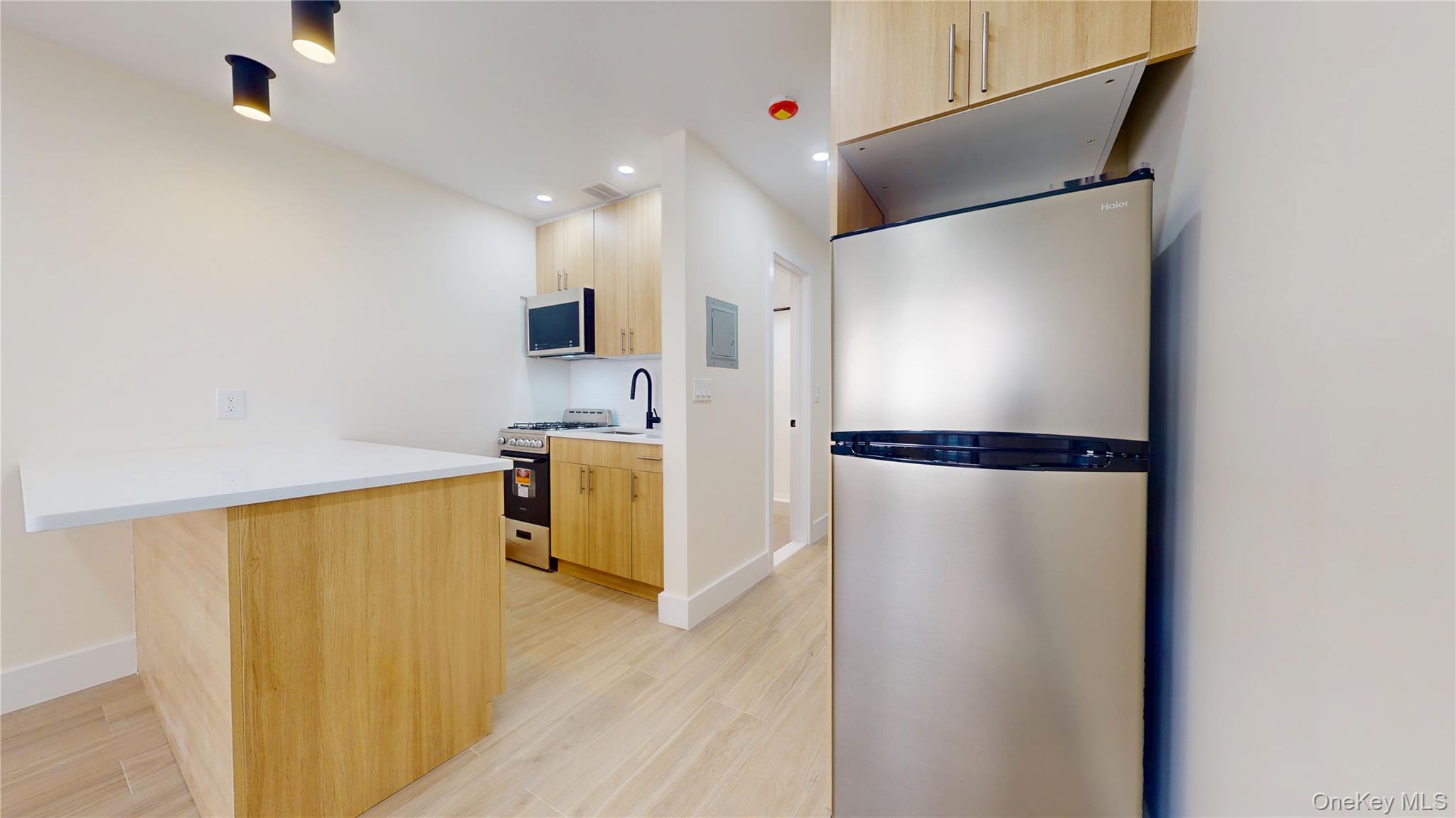 63-52 Saunders Street, Unit 2B photo 5
