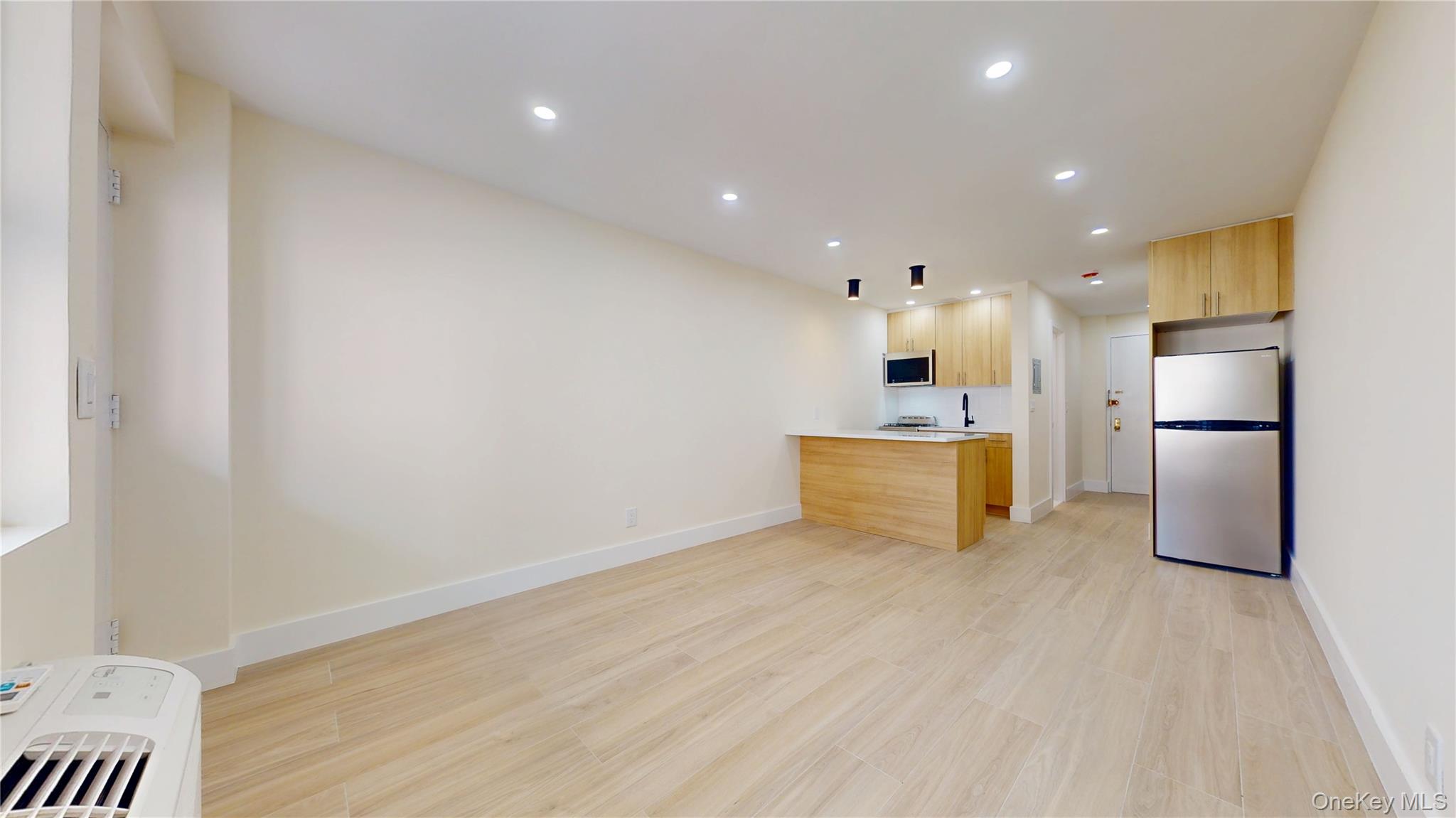 63-52 Saunders Street, Unit 2B photo 3