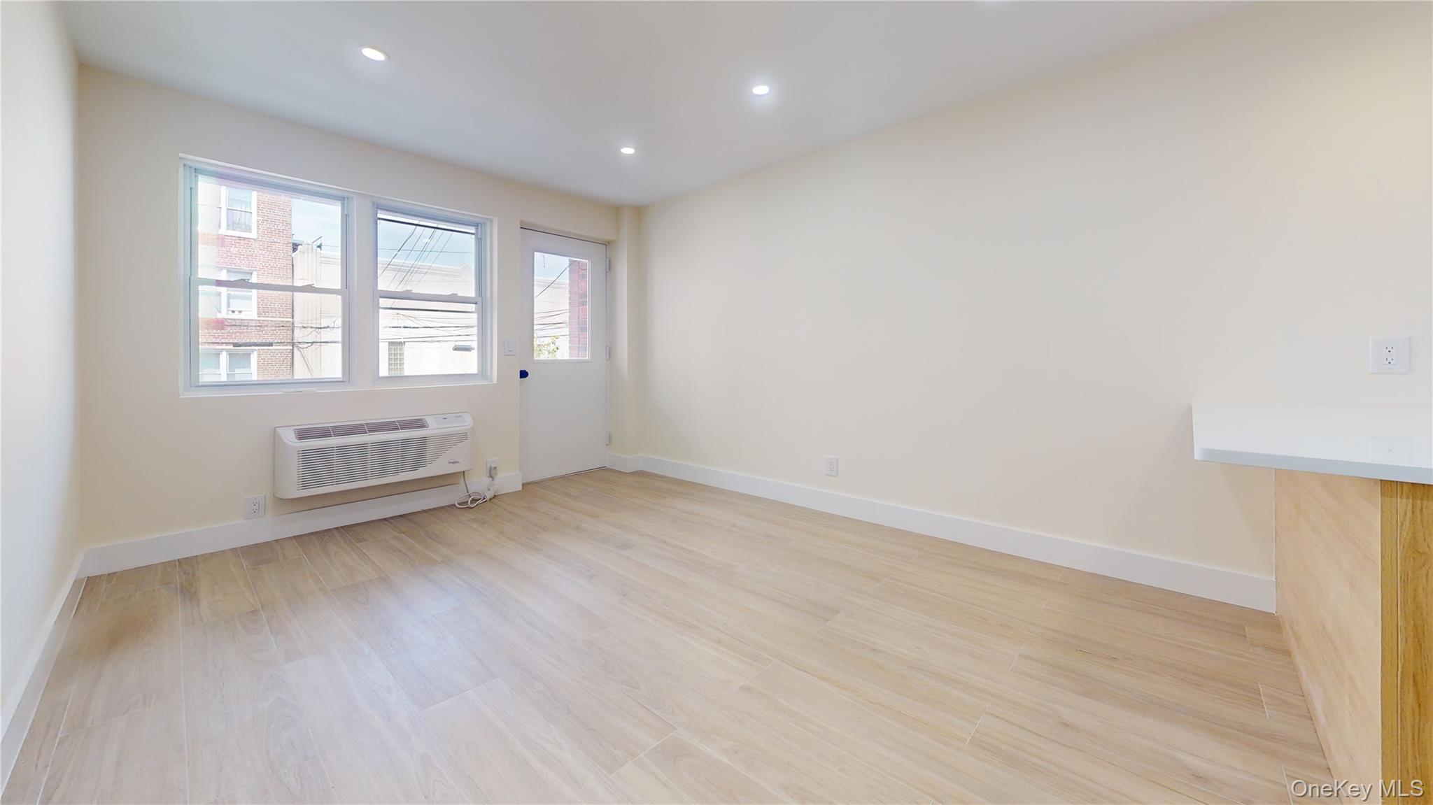 63-52 Saunders Street, Unit 2B photo 9