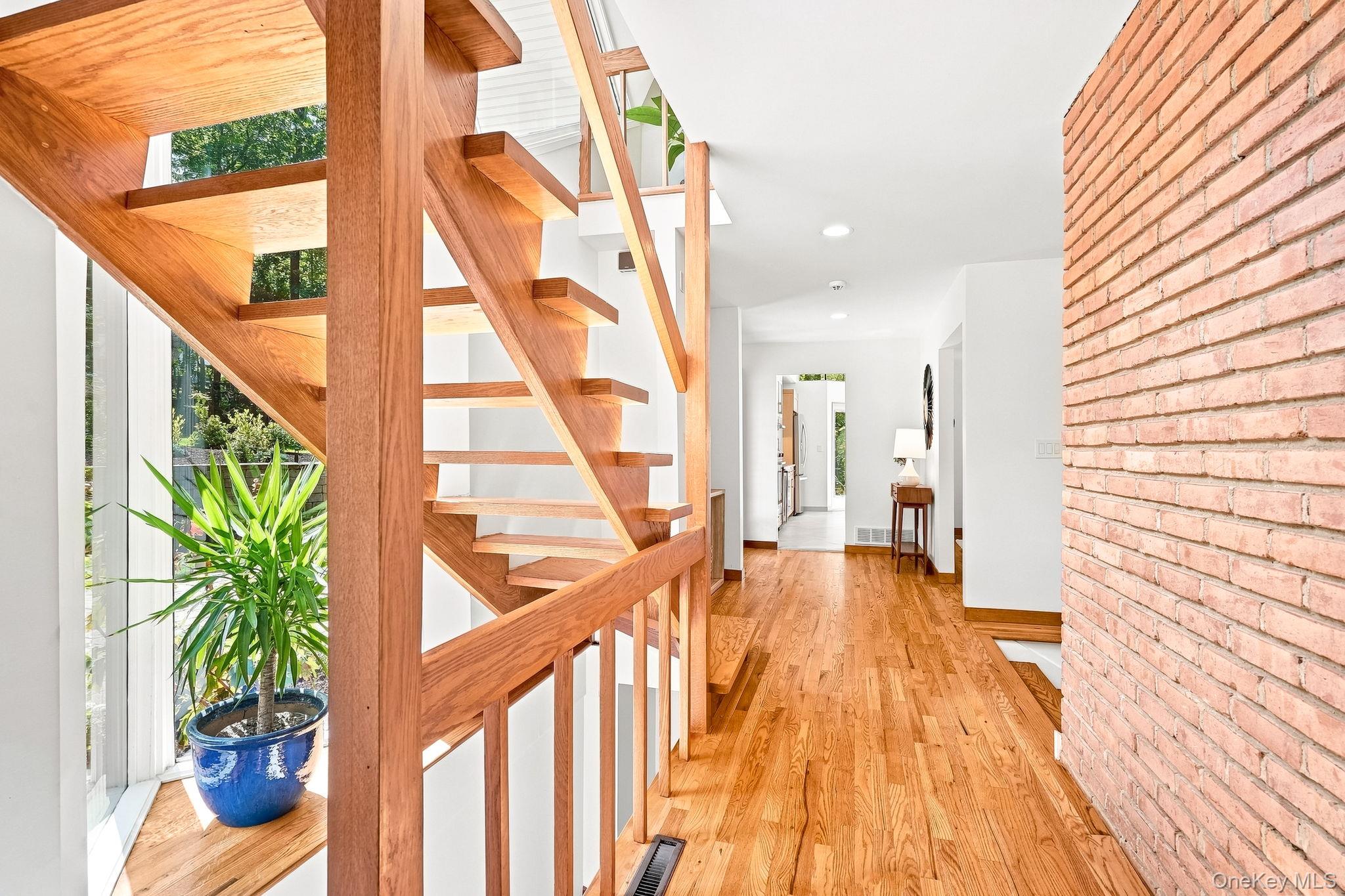 543 Scarborough Road – For Sale photo 18