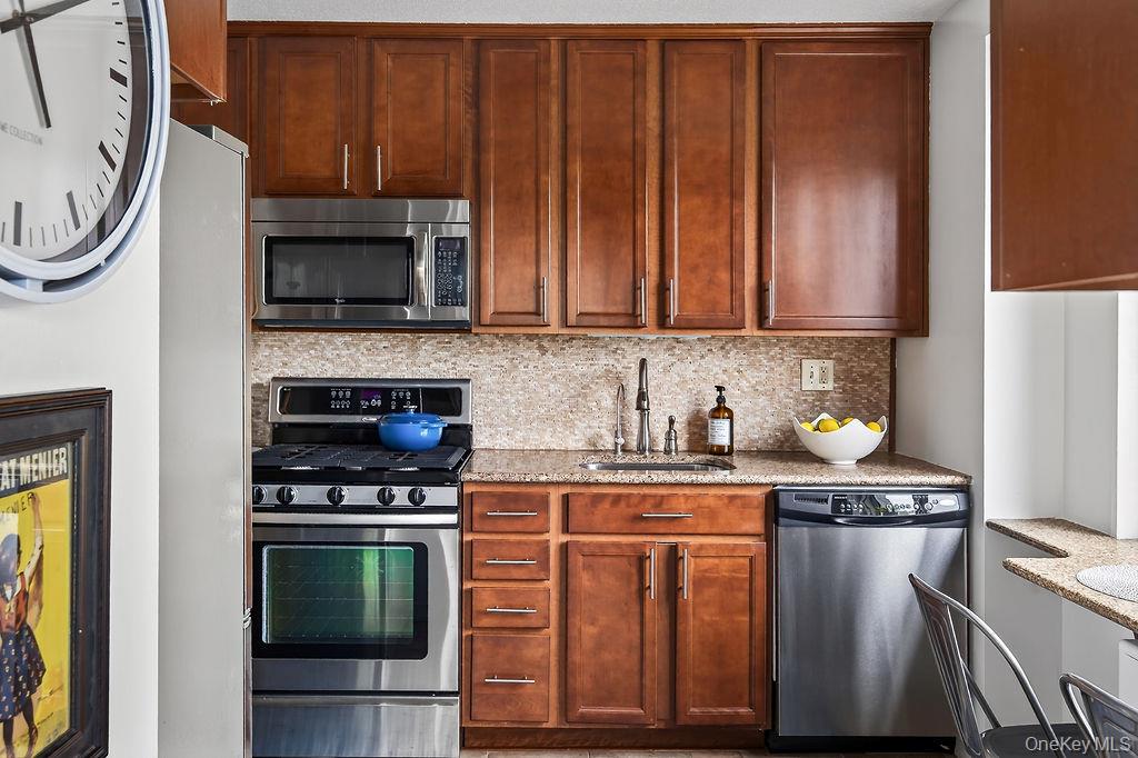 3333 Henry Hudson Parkway, Unit 4M photo 9