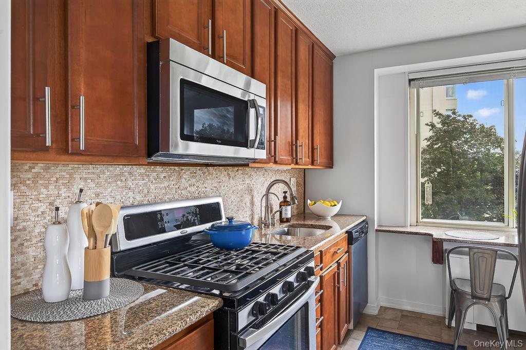 3333 Henry Hudson Parkway, Unit 4M photo 8