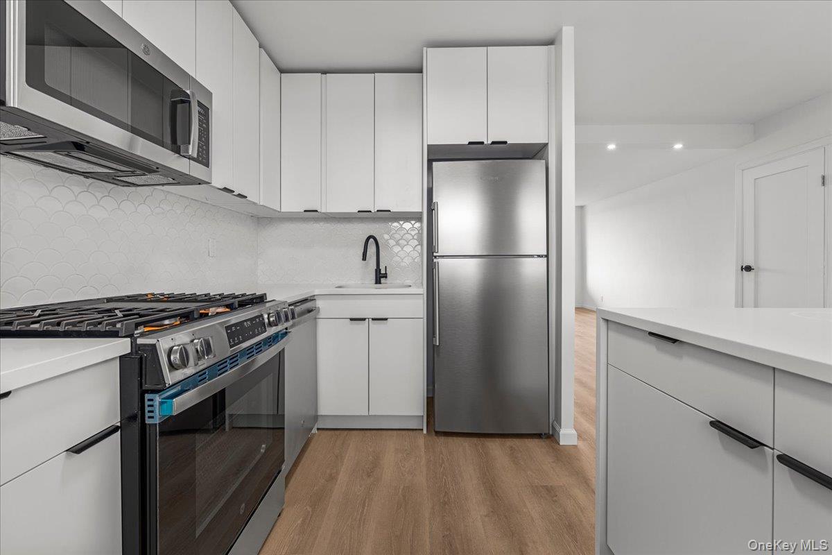 5800 Arlington Avenue, Unit 16L photo 7