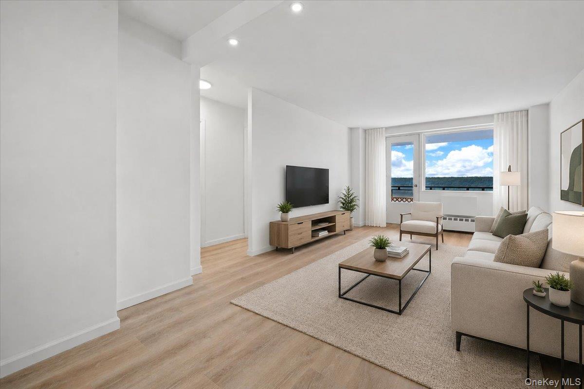 5800 Arlington Avenue, Unit 16L photo 2