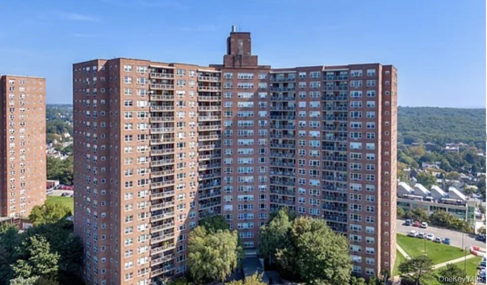 5800 Arlington Avenue, Unit 16L