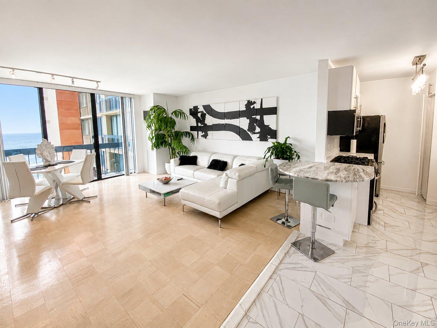 27010 Grand Central Parkway, Unit 20T photo 2