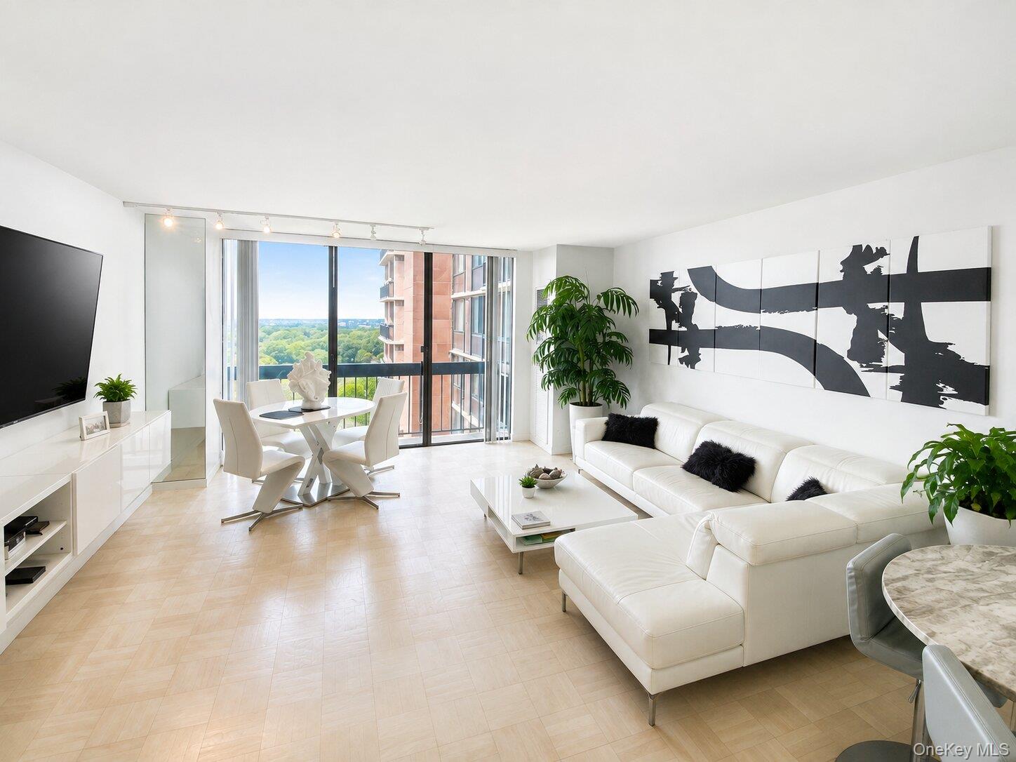 27010 Grand Central Parkway, Unit 20T photo 4