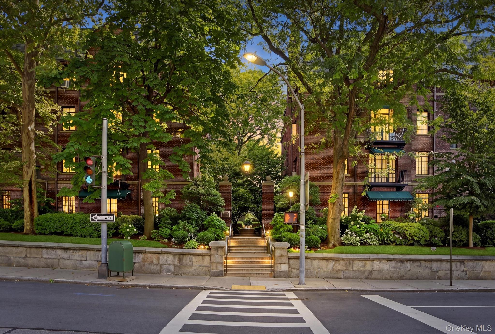 20 N Broadway, Unit A304
