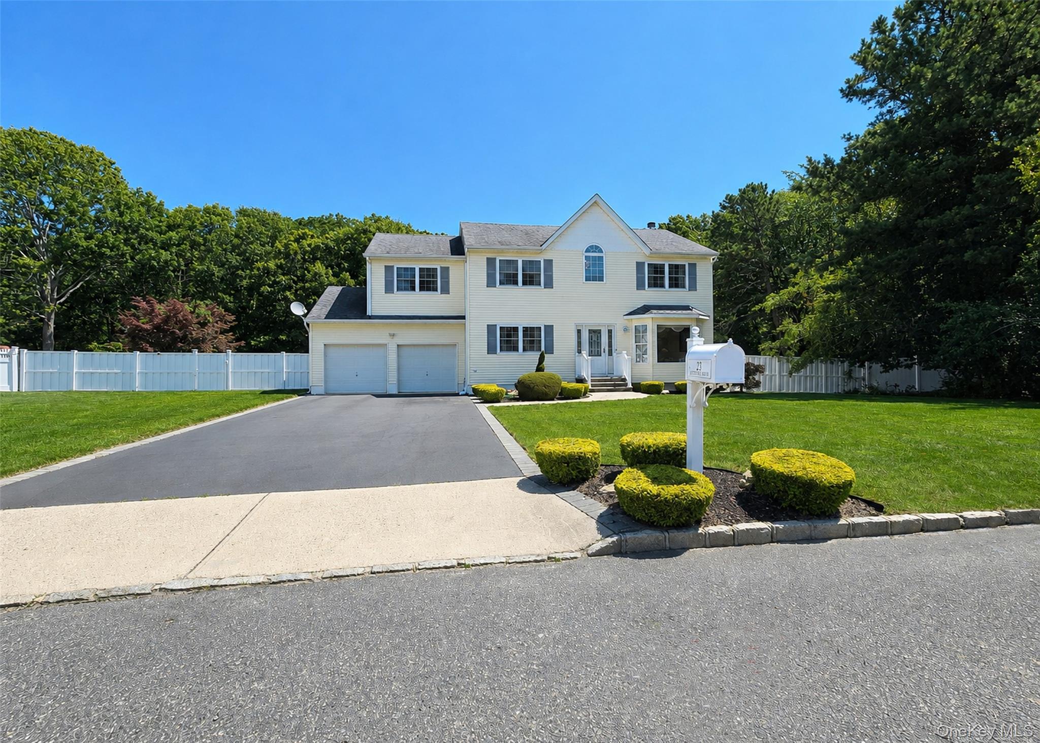 23 E Greentree Drive – For Sale