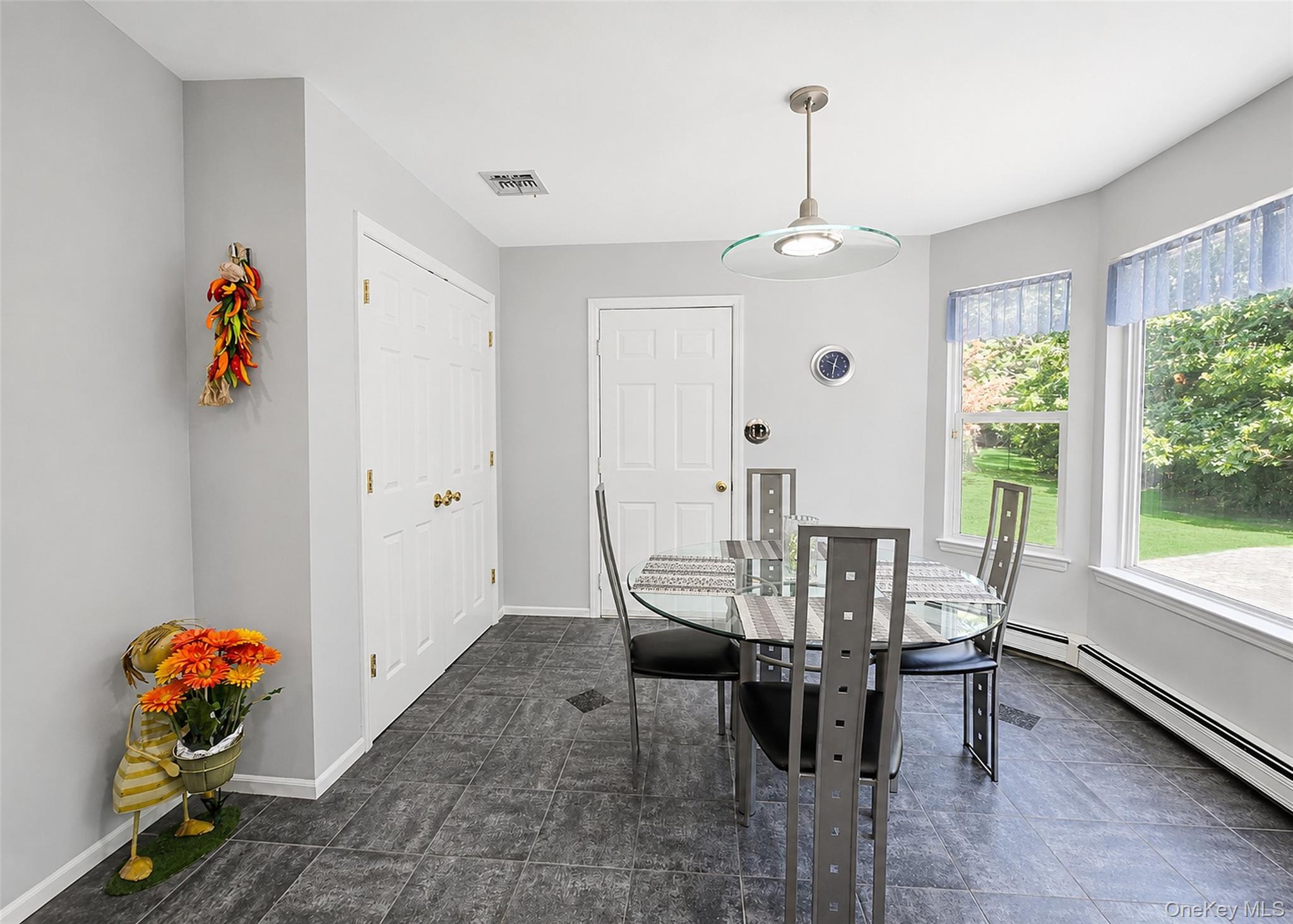 23 E Greentree Drive – For Sale photo 9