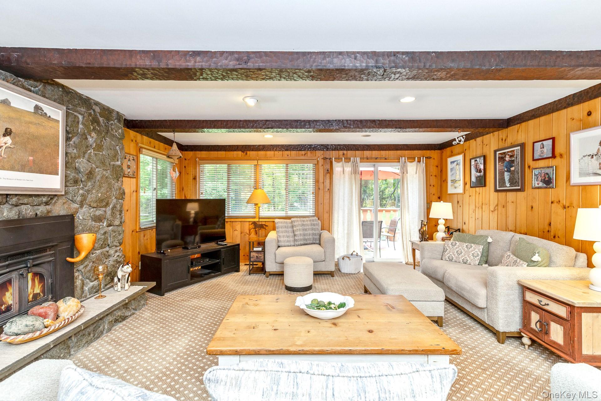 1 Valleywood Court W – For Sale photo 2