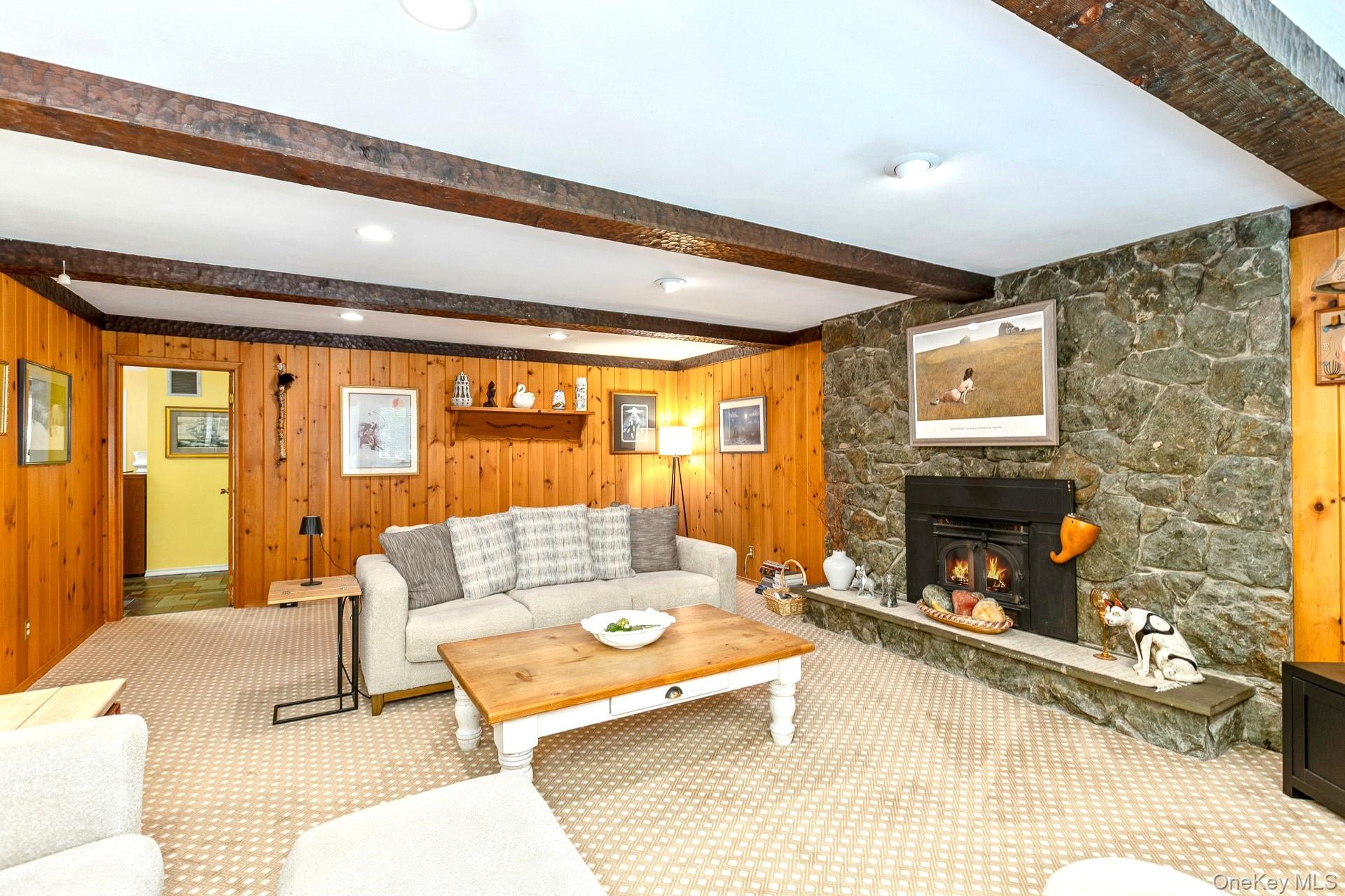 1 Valleywood Court W – For Sale photo 3