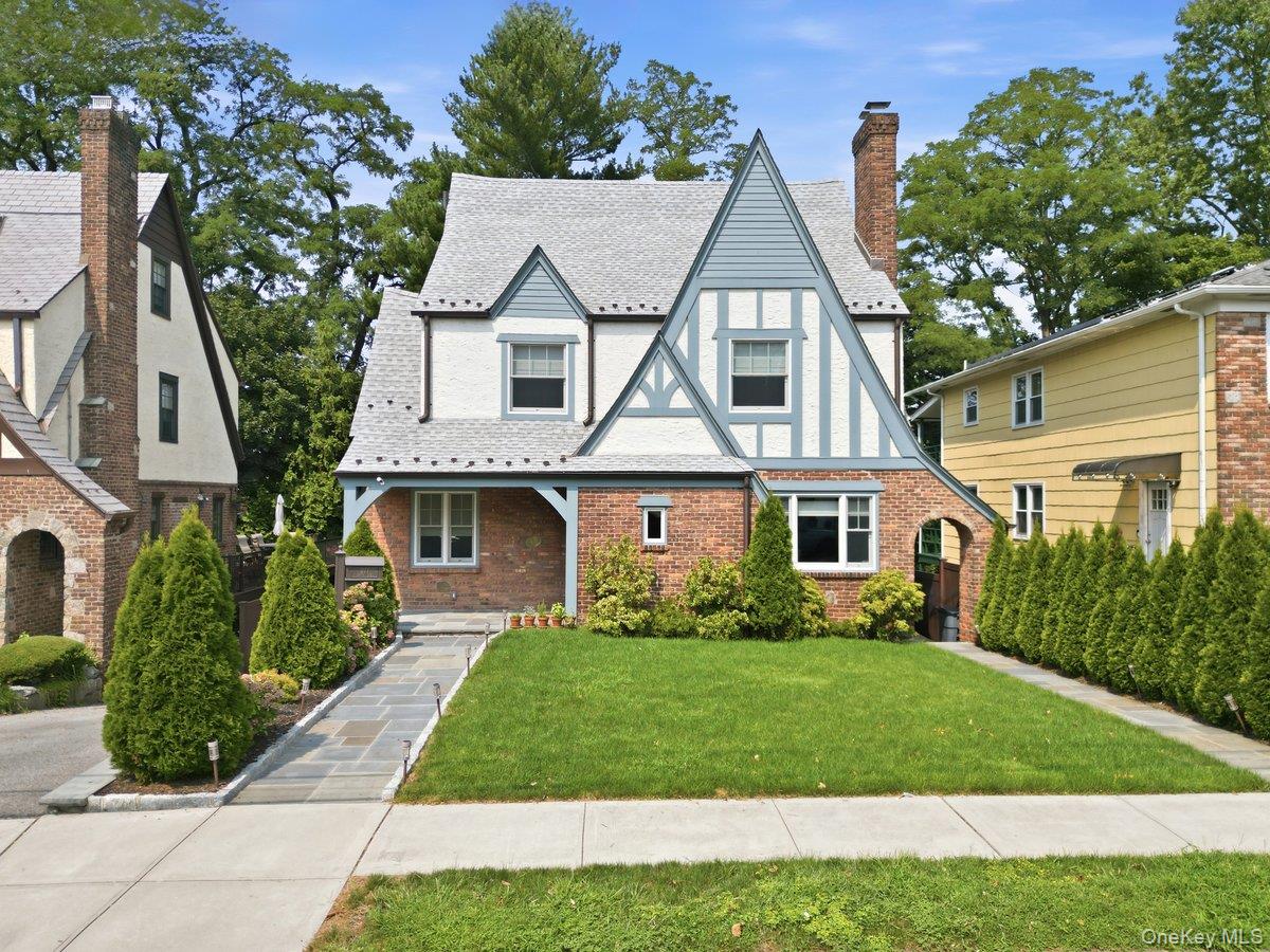 277 Devoe Avenue – For Sale