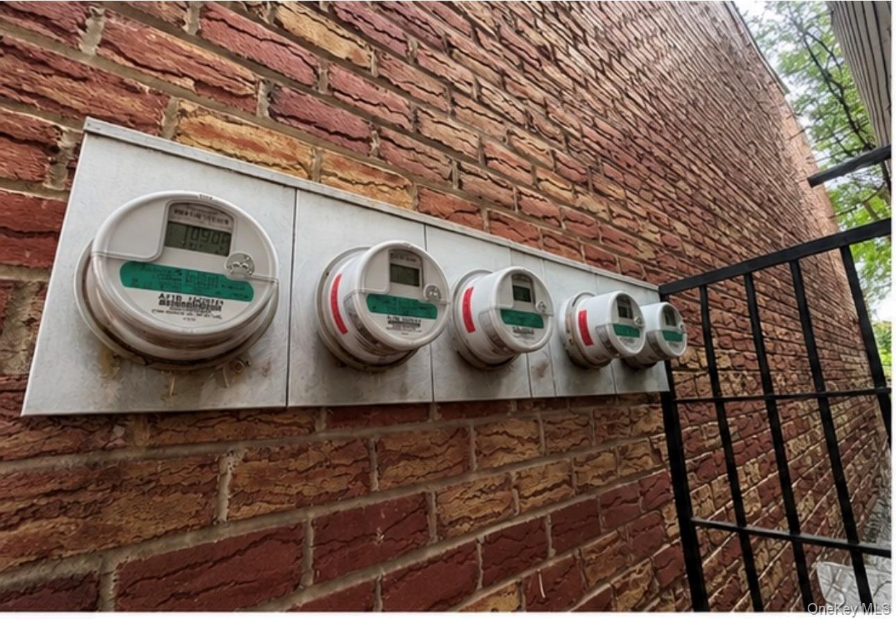 39-31 54th Street – For Sale photo 2