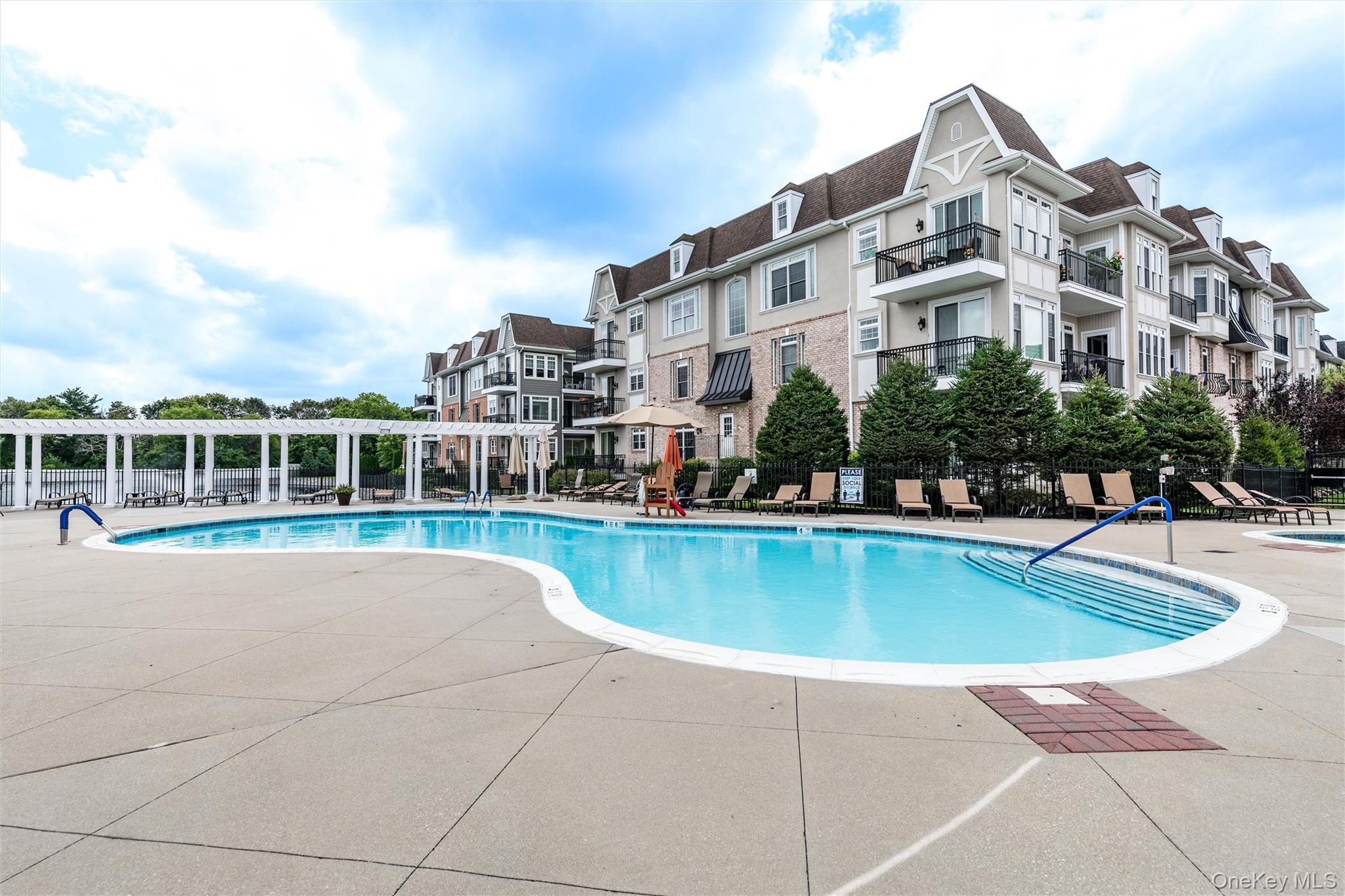 578 Pacing Way – For Sale